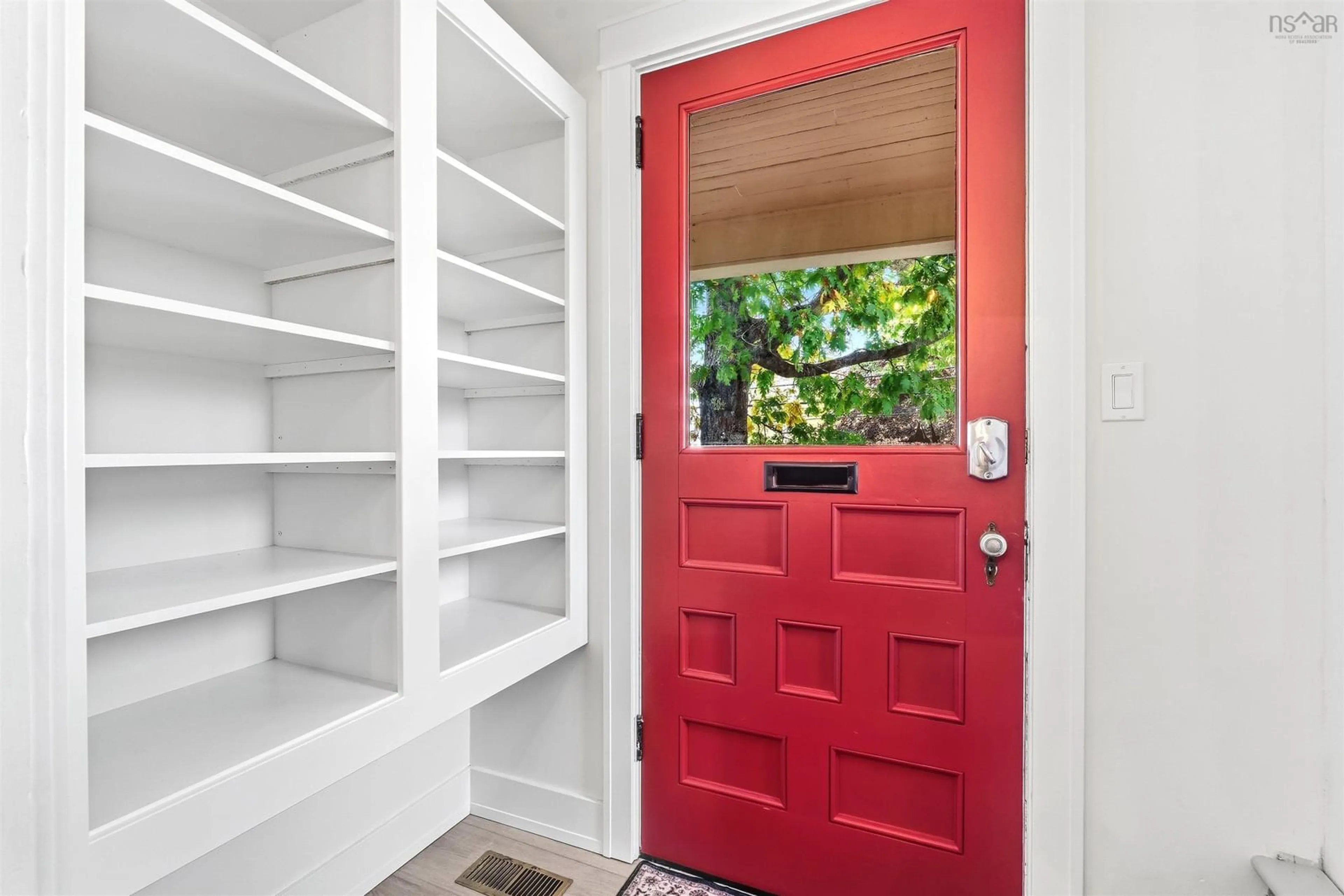 Indoor entryway for 140 Pleasant Street St, Truro Nova Scotia B2N 3S4