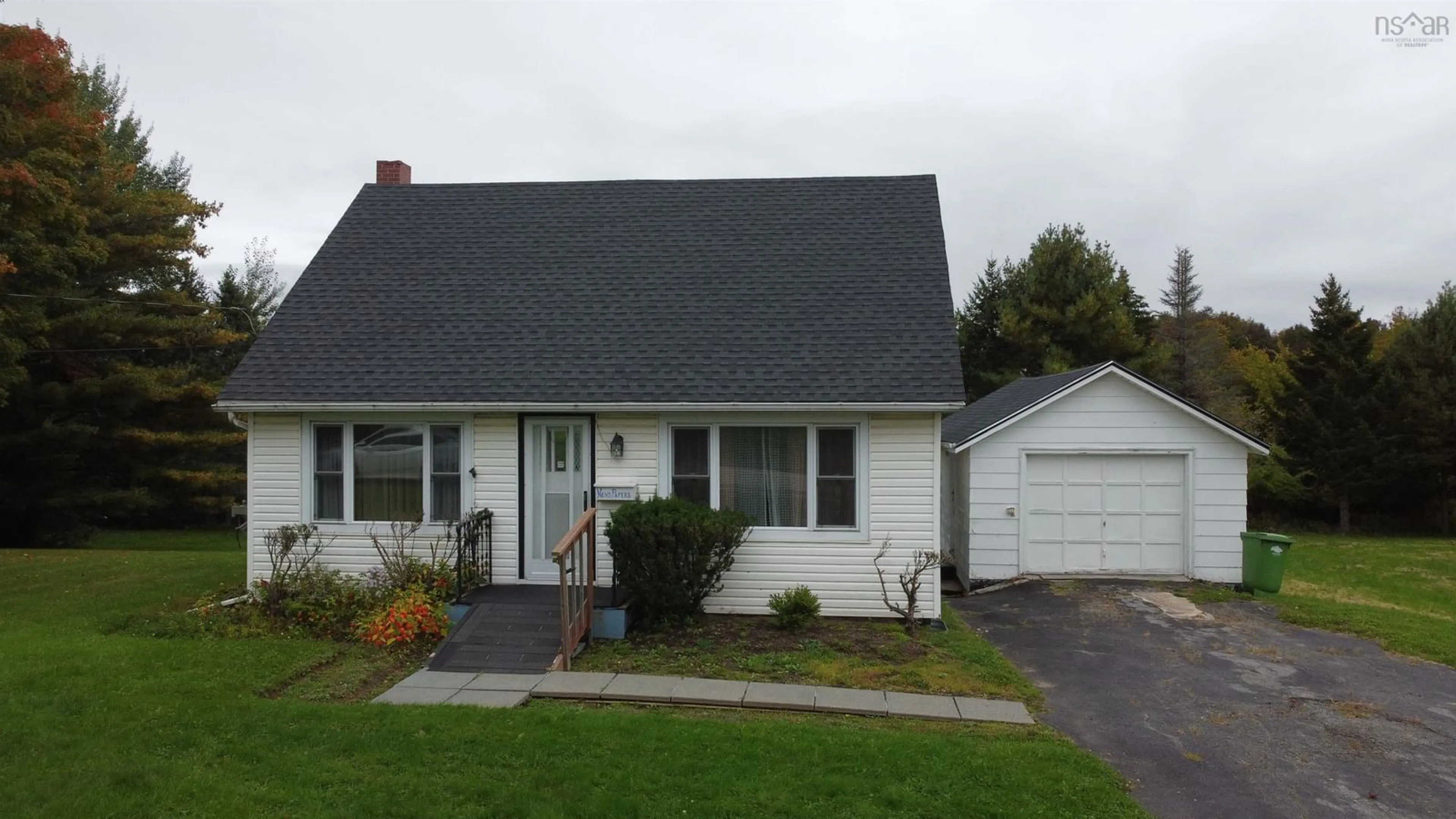 Home with vinyl exterior material, street for 171 Falmouth Dyke Rd, Falmouth Nova Scotia B0P 1P0