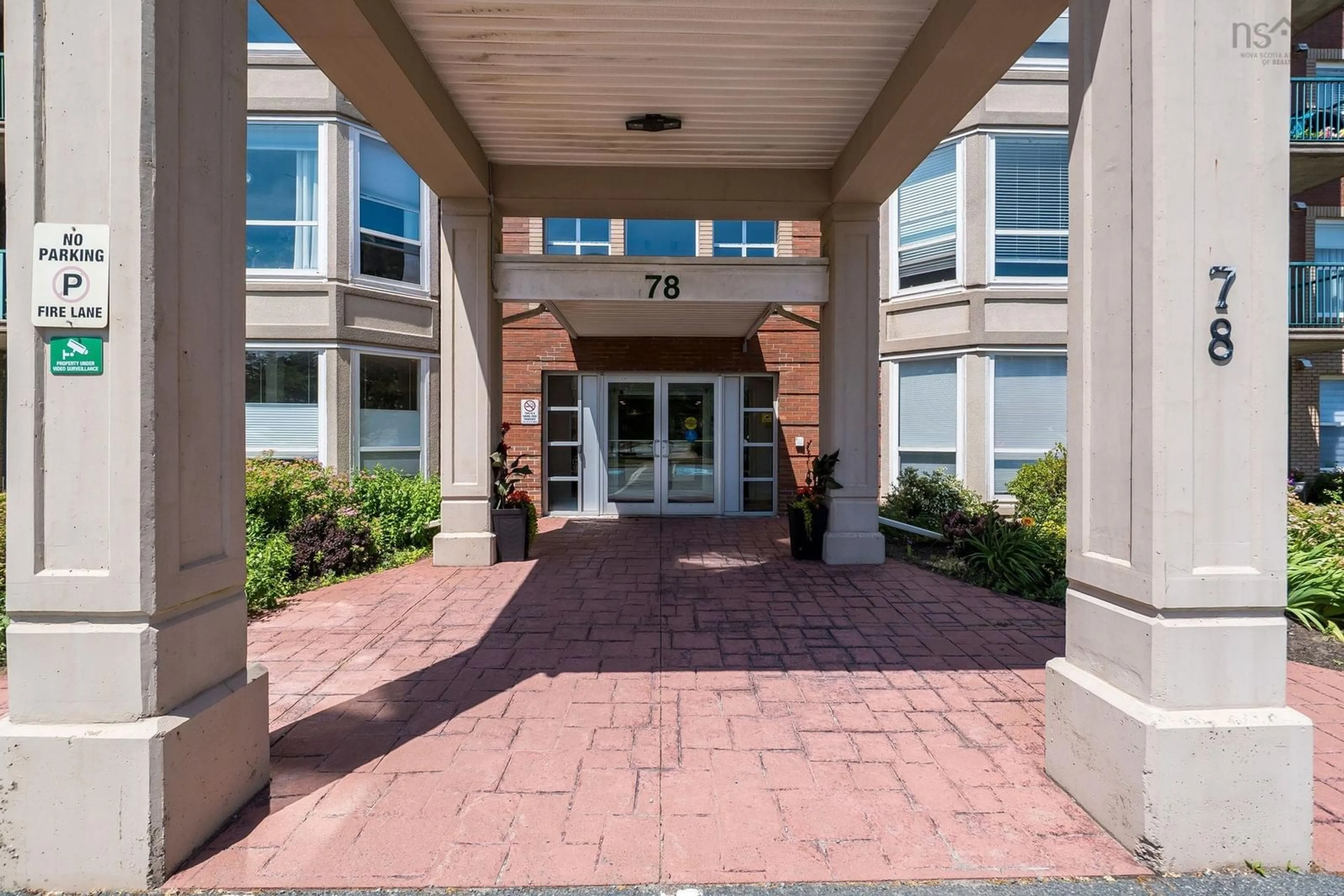 Indoor foyer for 106 - 78 Regency Park Dr, Clayton Park Nova Scotia B3S 1T2