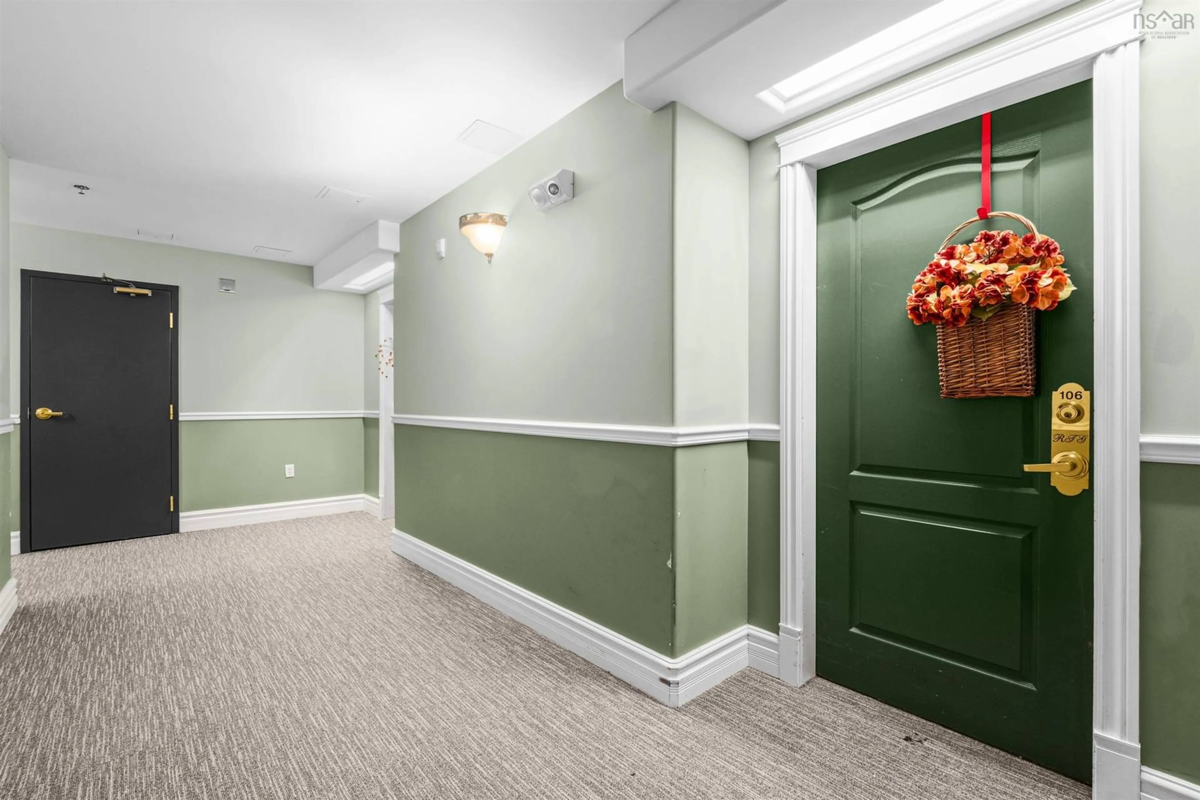 Indoor foyer for 106 - 78 Regency Park Dr, Clayton Park Nova Scotia B3S 1T2