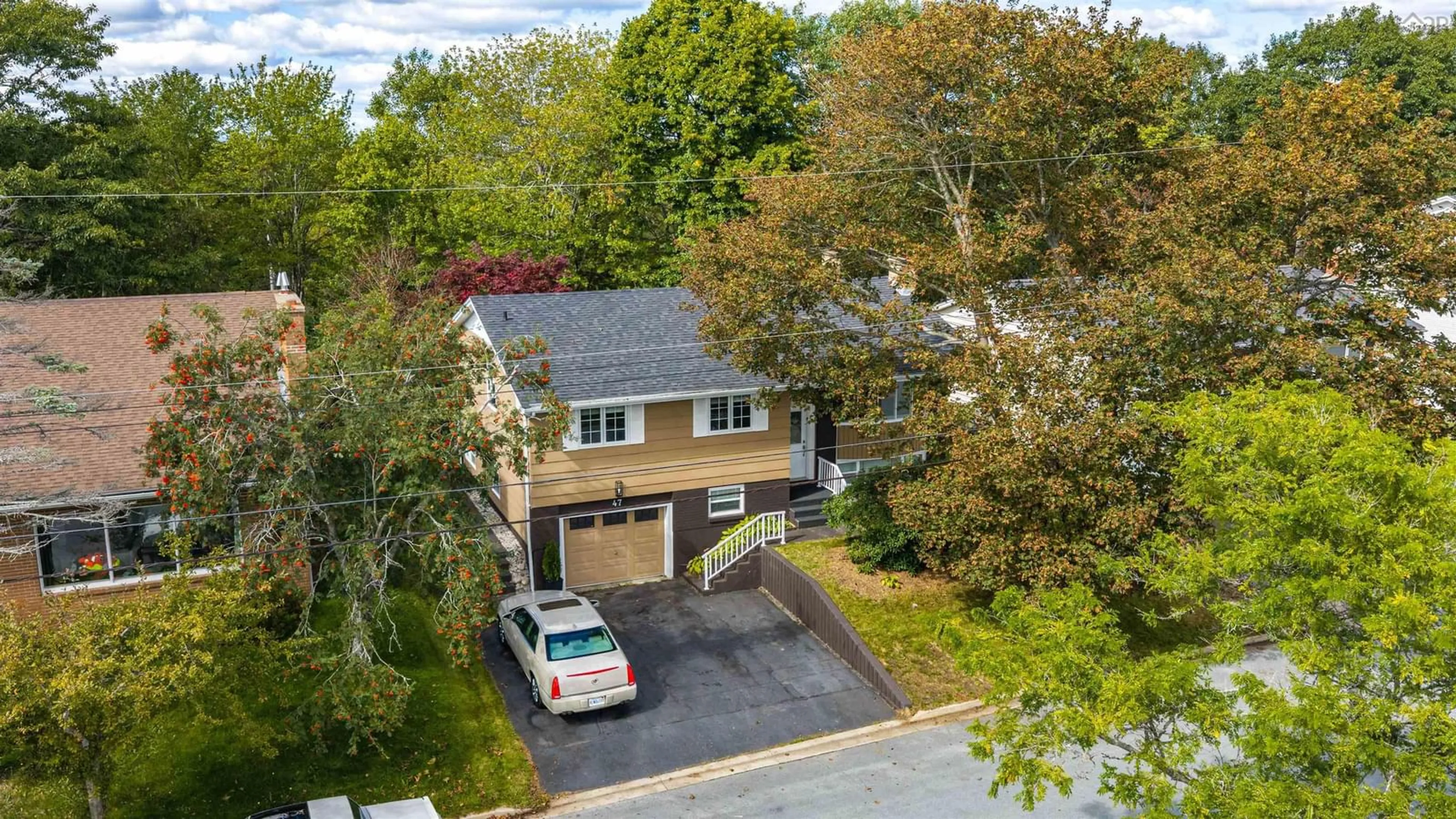 A pic from outside/outdoor area/front of a property/back of a property/a pic from drone, street for 47 Kingston Cres, Dartmouth Nova Scotia B3A 2L9