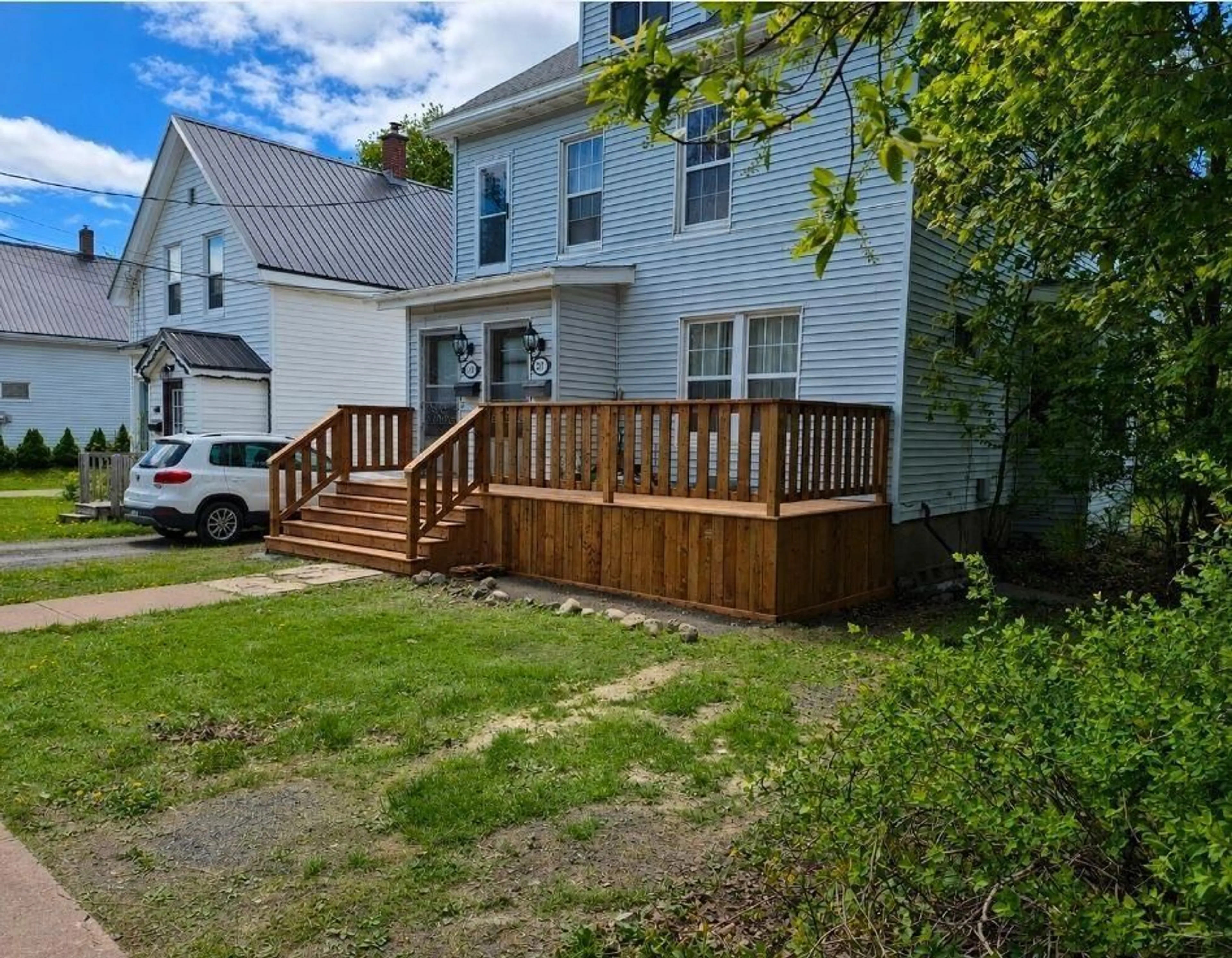 A pic from outside/outdoor area/front of a property/back of a property/a pic from drone, street for 217-219 Albert St, New Glasgow Nova Scotia B2H 3V6