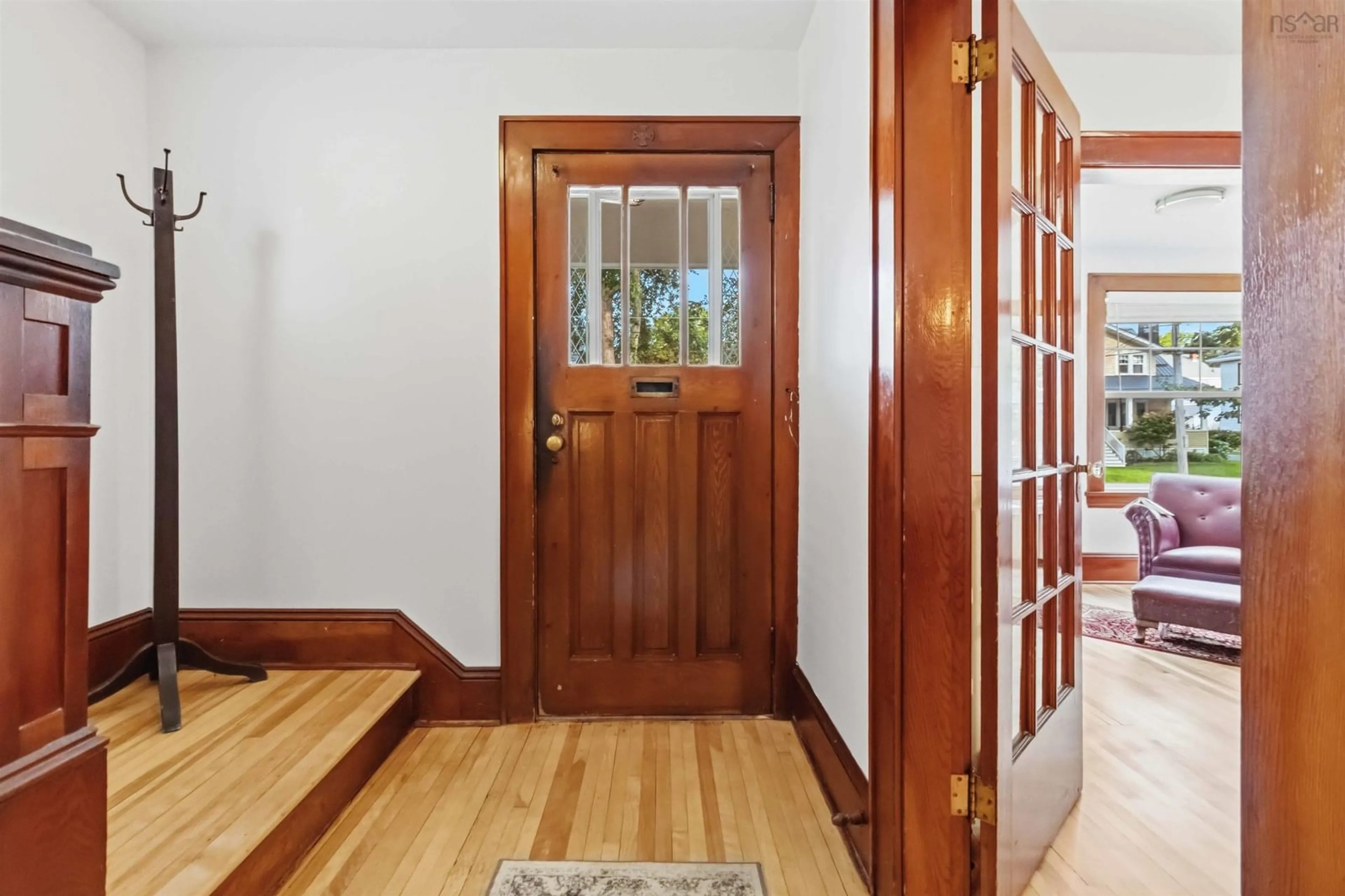 Indoor foyer for 6366 Berlin St, Halifax Peninsula Nova Scotia B3L 1T5