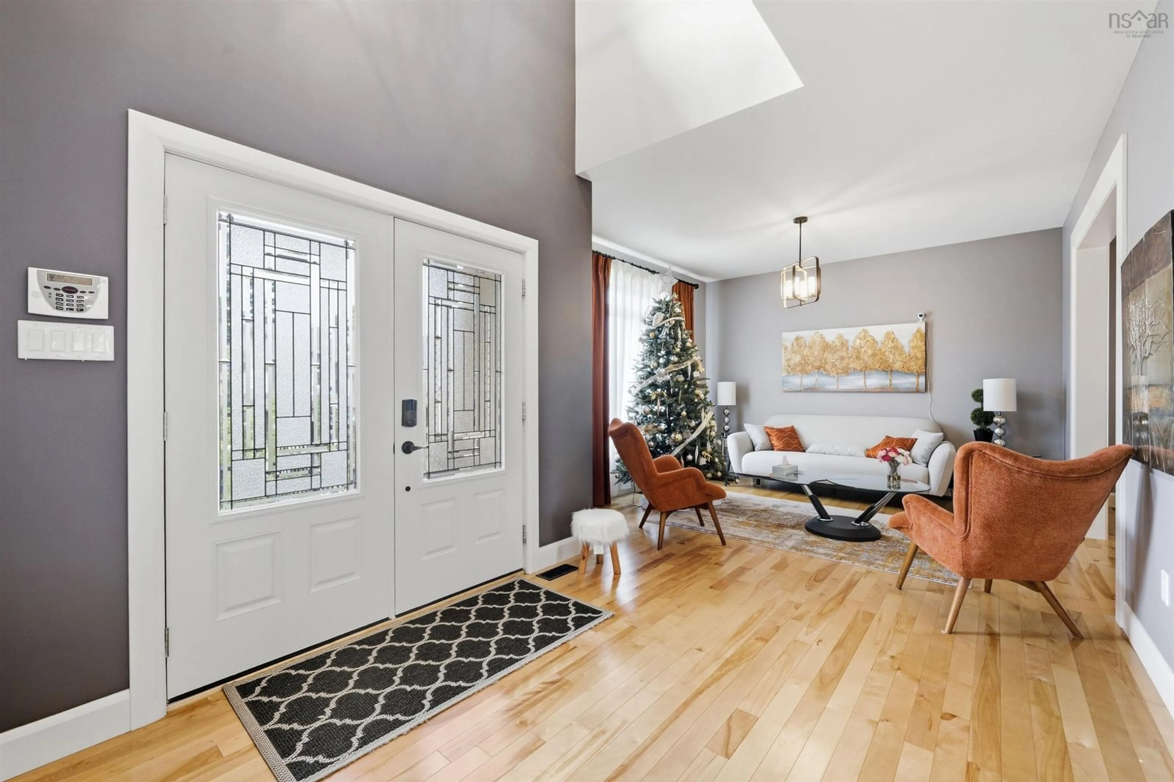 Indoor entryway for 19 Weybridge Lane, Bedford Nova Scotia B4B 0R9