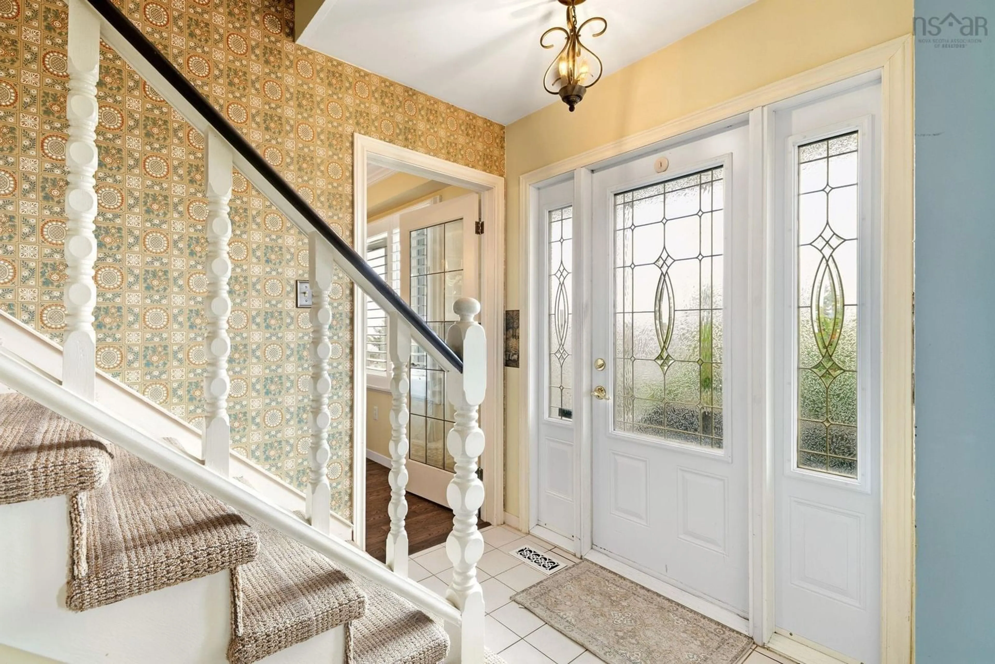 Indoor entryway for 114 Regal Rd, Dartmouth Nova Scotia B2W 4H8
