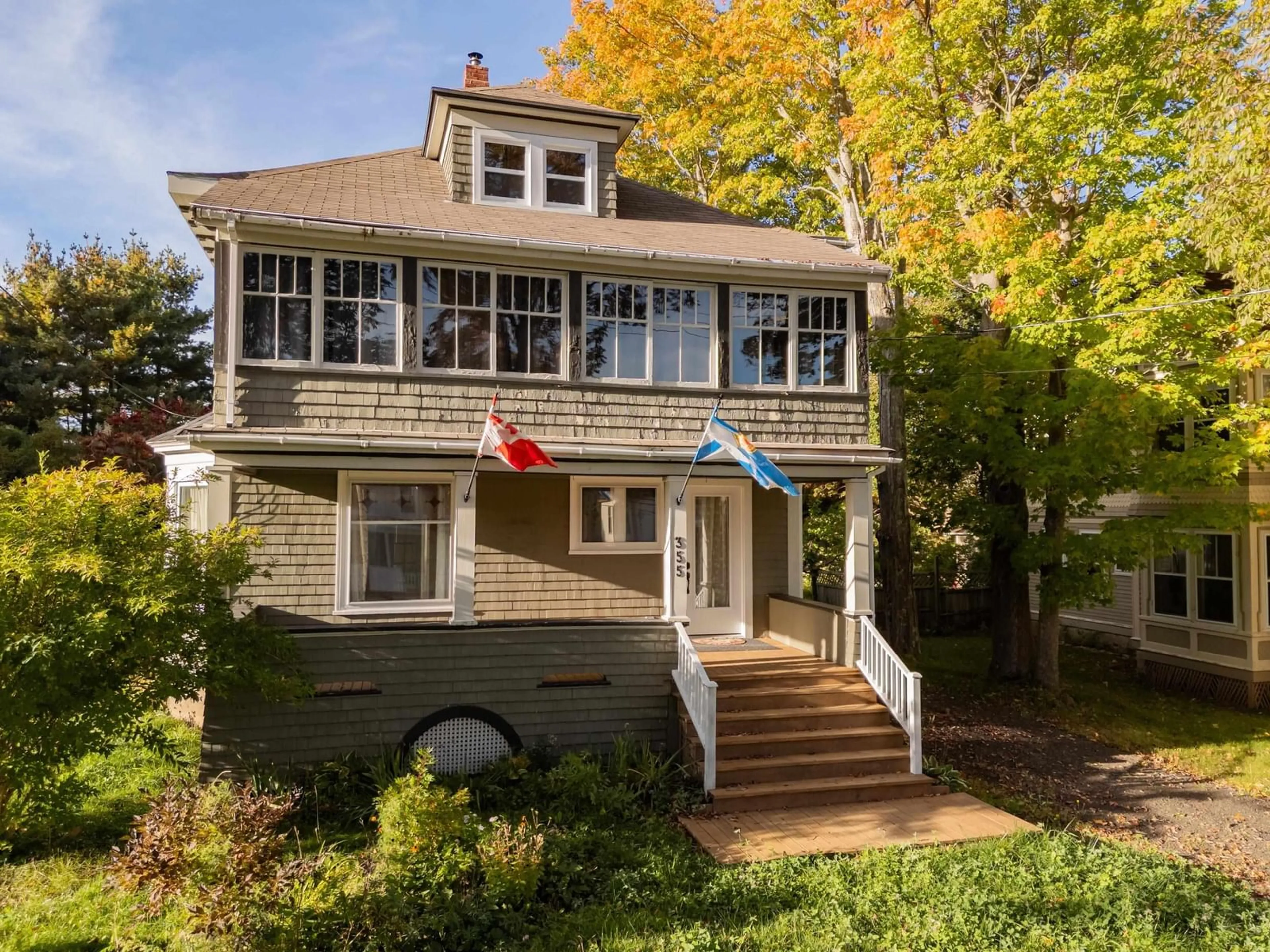 Home with vinyl exterior material, street for 355 Granville St, Bridgetown Nova Scotia B0S 1C0