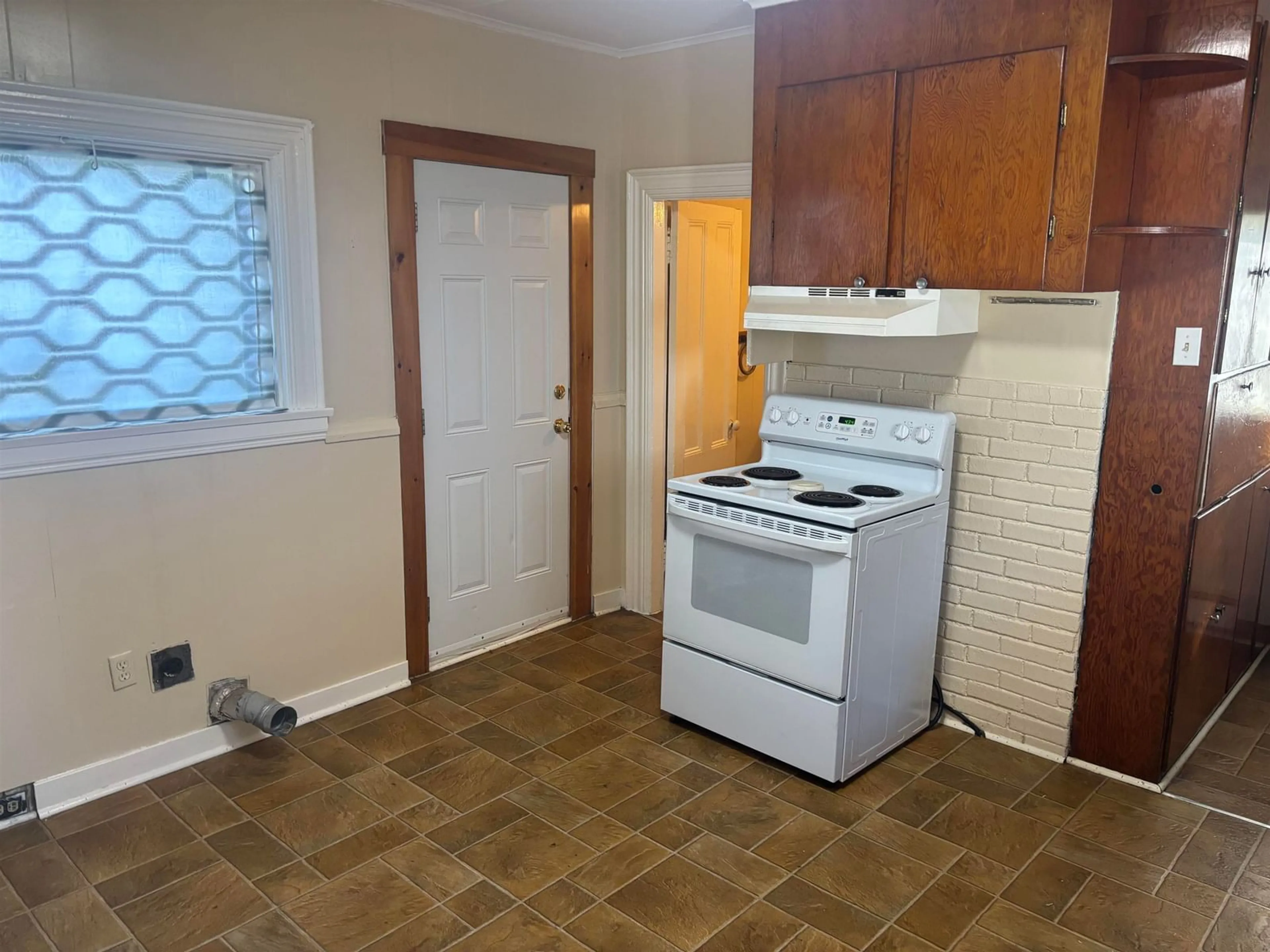 Standard kitchen, unknown for 93 Church St, Amherst Nova Scotia B4H 3B3