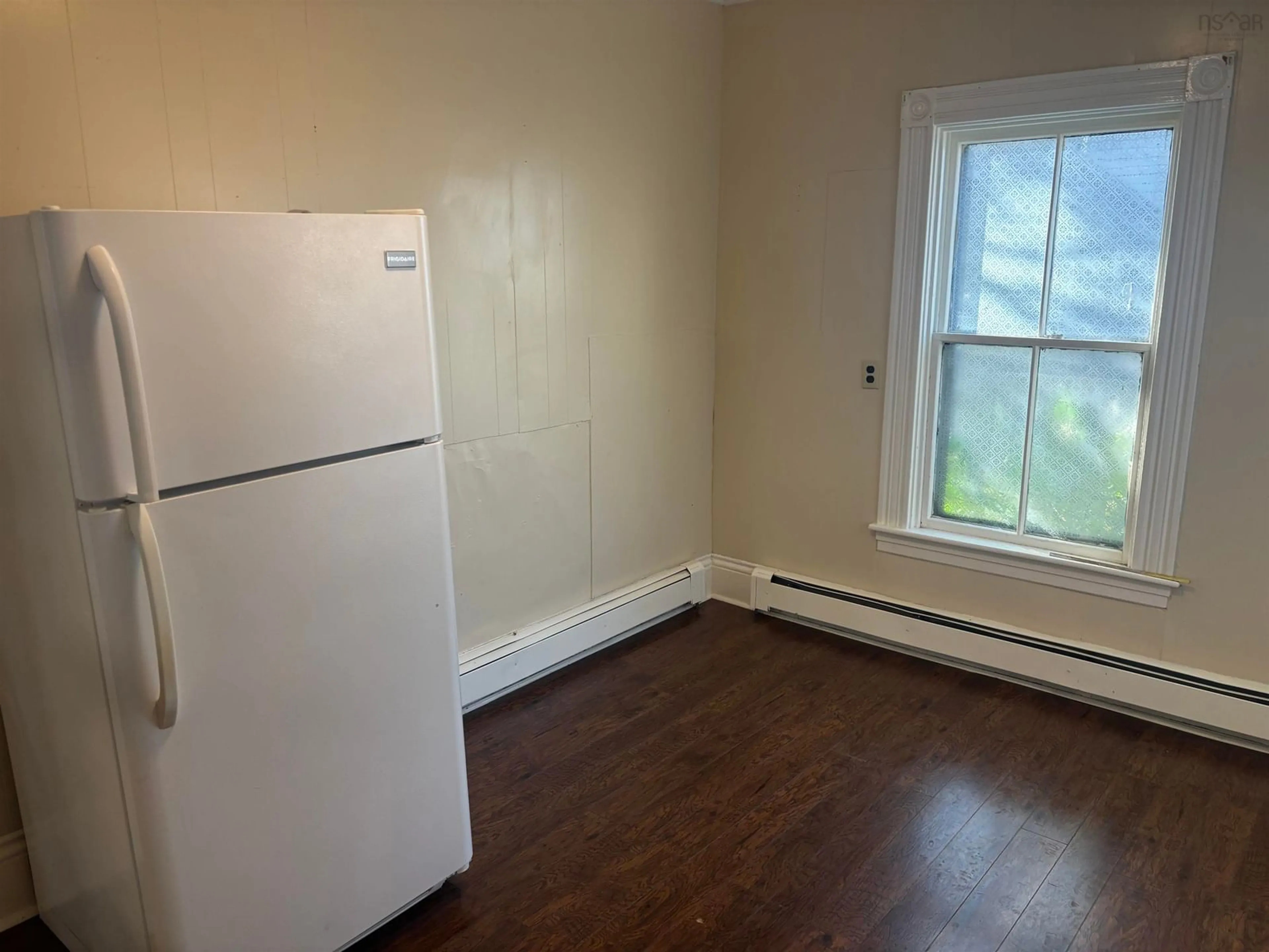 A pic of a room for 93 Church St, Amherst Nova Scotia B4H 3B3
