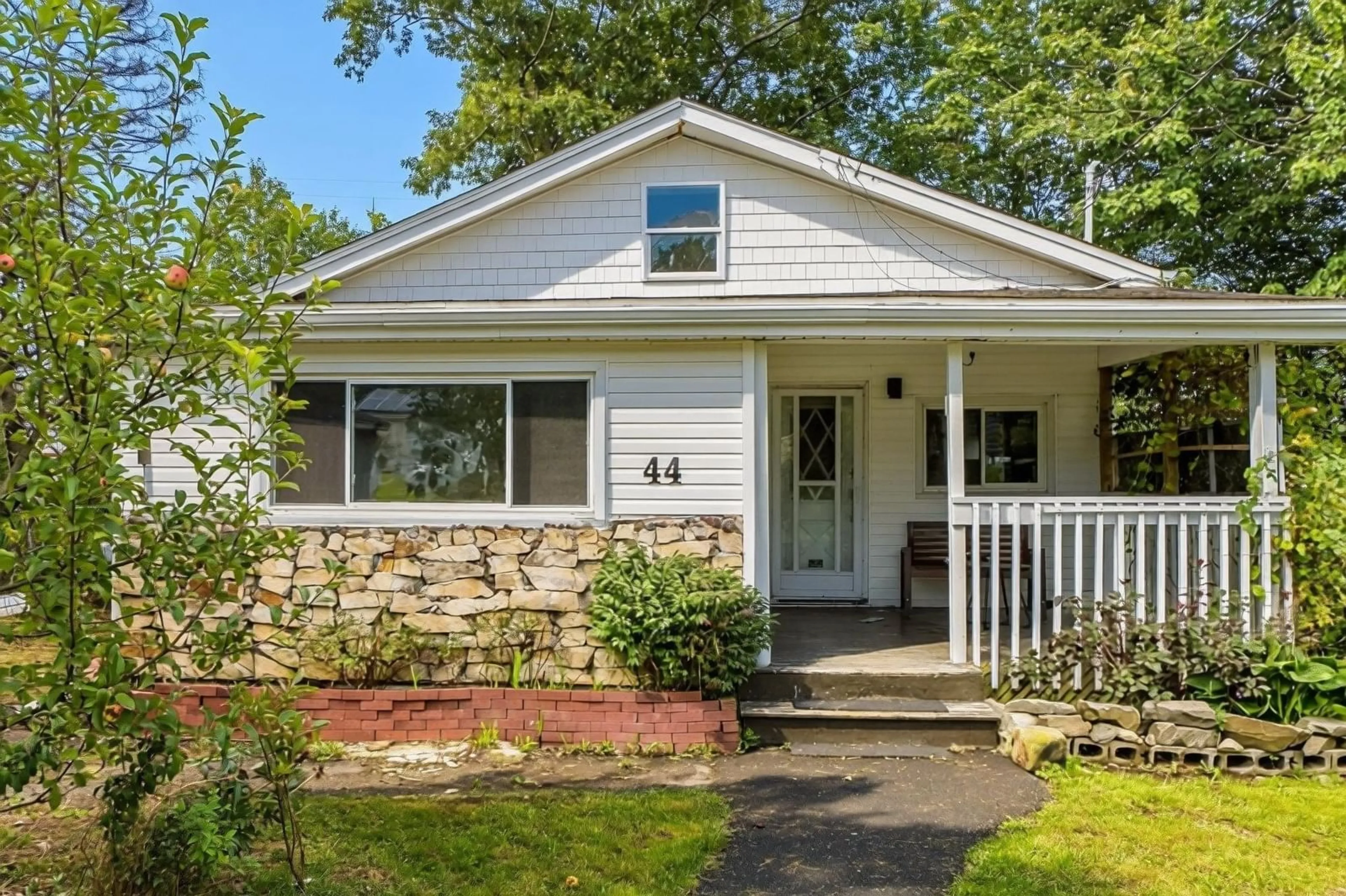 Home with vinyl exterior material, street for 44 Courtney Road, Dartmouth Nova Scotia B3A 4B8