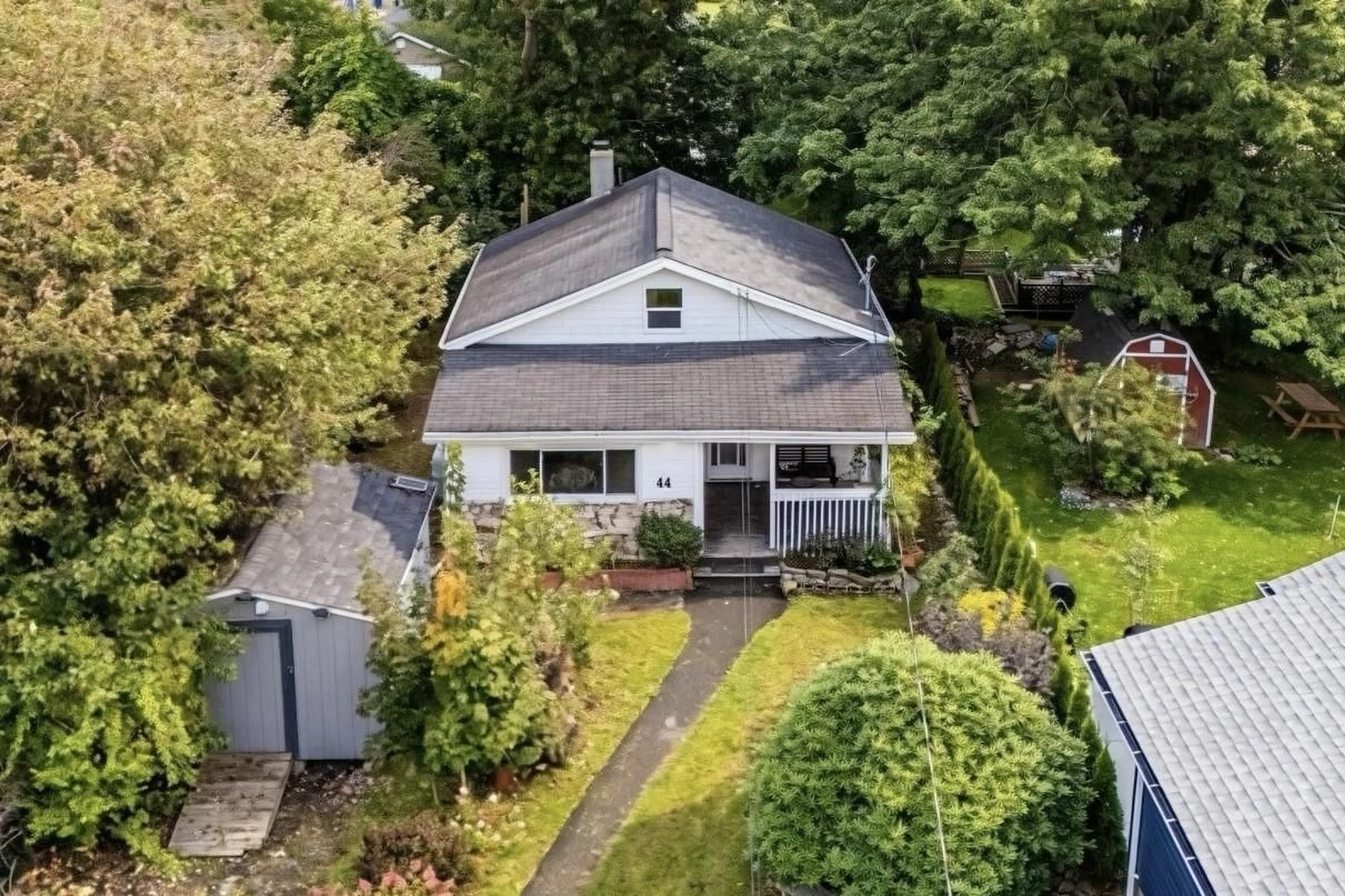 A pic from outside/outdoor area/front of a property/back of a property/a pic from drone, street for 44 Courtney Road, Dartmouth Nova Scotia B3A 4B8