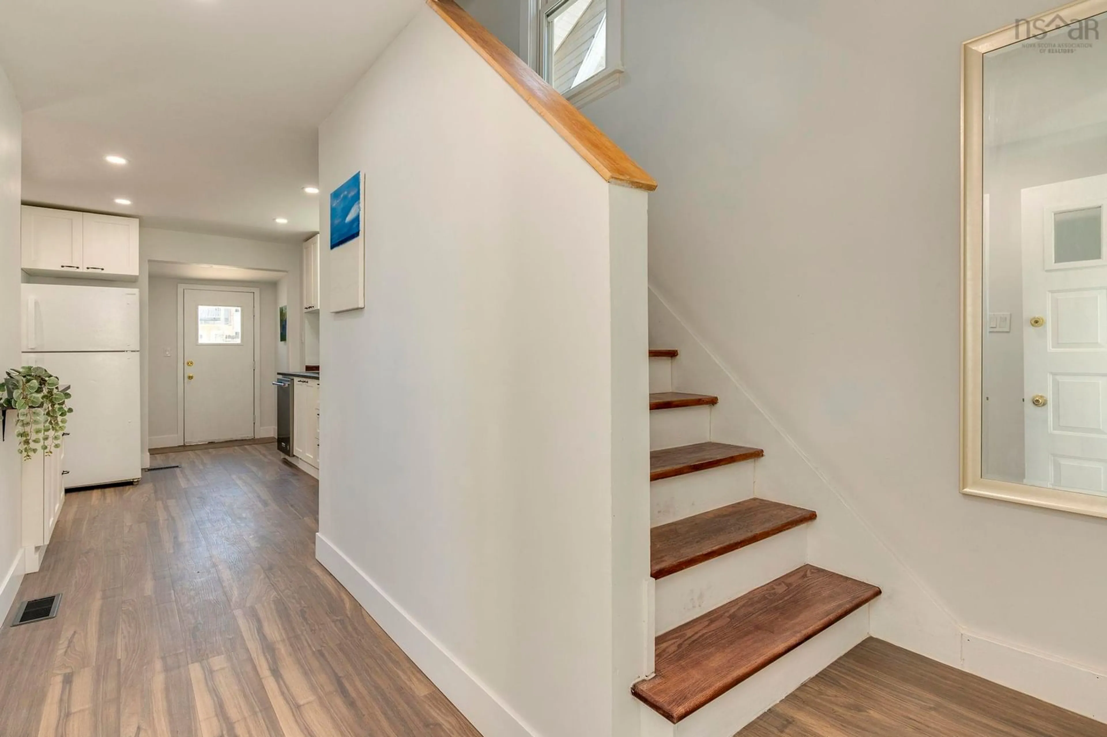 Indoor entryway for 13 Mcfatridge Rd, Halifax Nova Scotia B3N 2R2