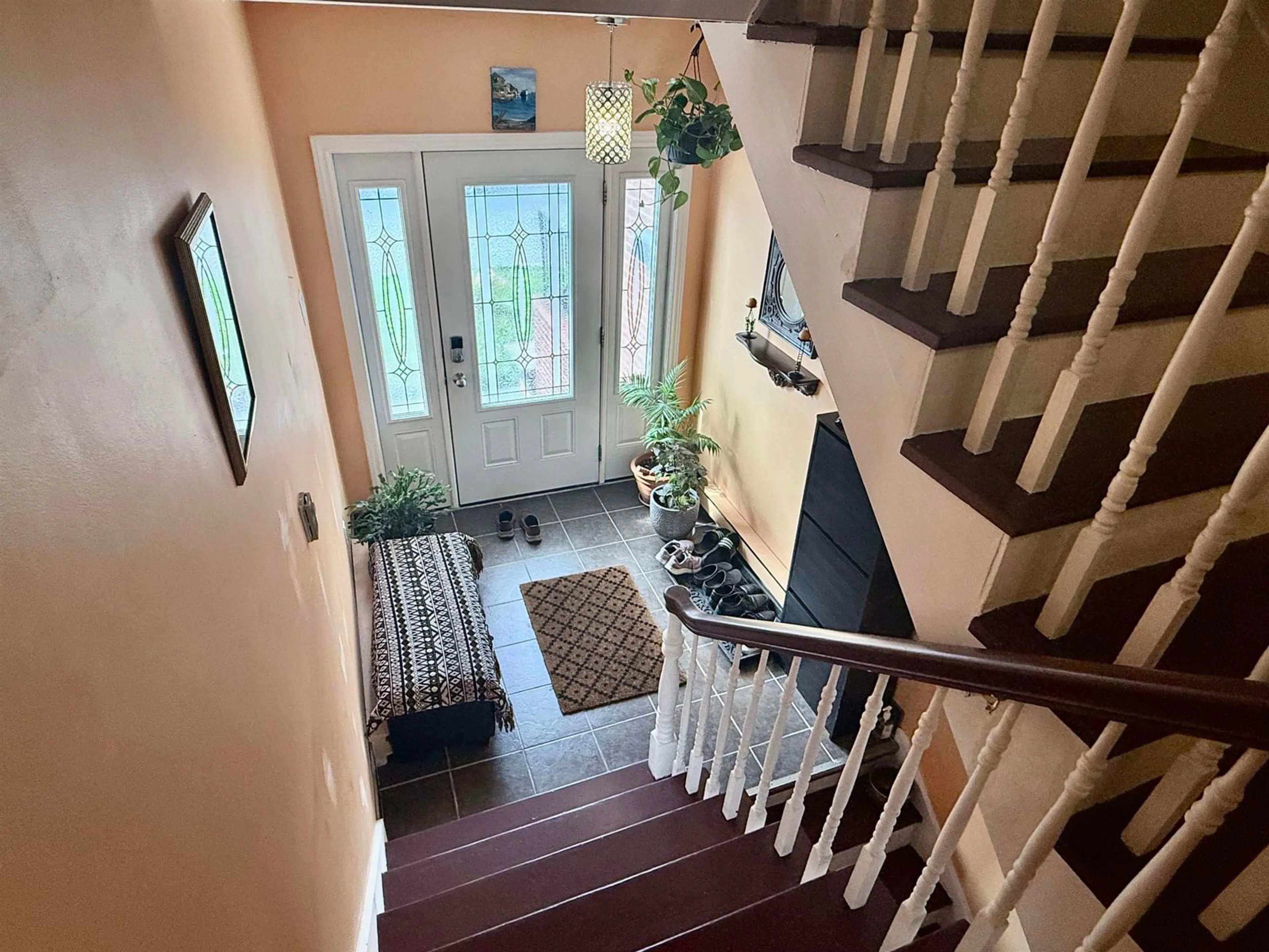 Indoor entryway for 87 Lincoln Cross, Halifax Nova Scotia B3M 3S6