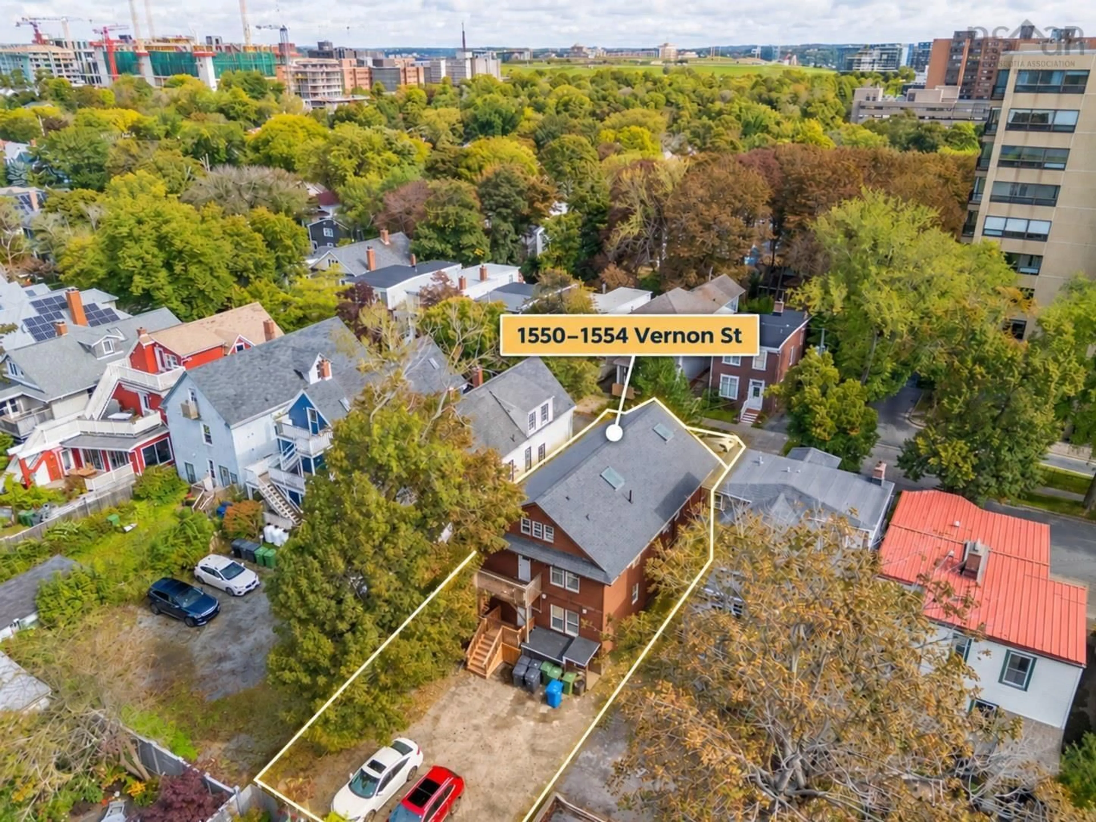 A pic from outside/outdoor area/front of a property/back of a property/a pic from drone, city buildings view from balcony for 1550-1554 Vernon Street St, Halifax Nova Scotia B3H 3M7