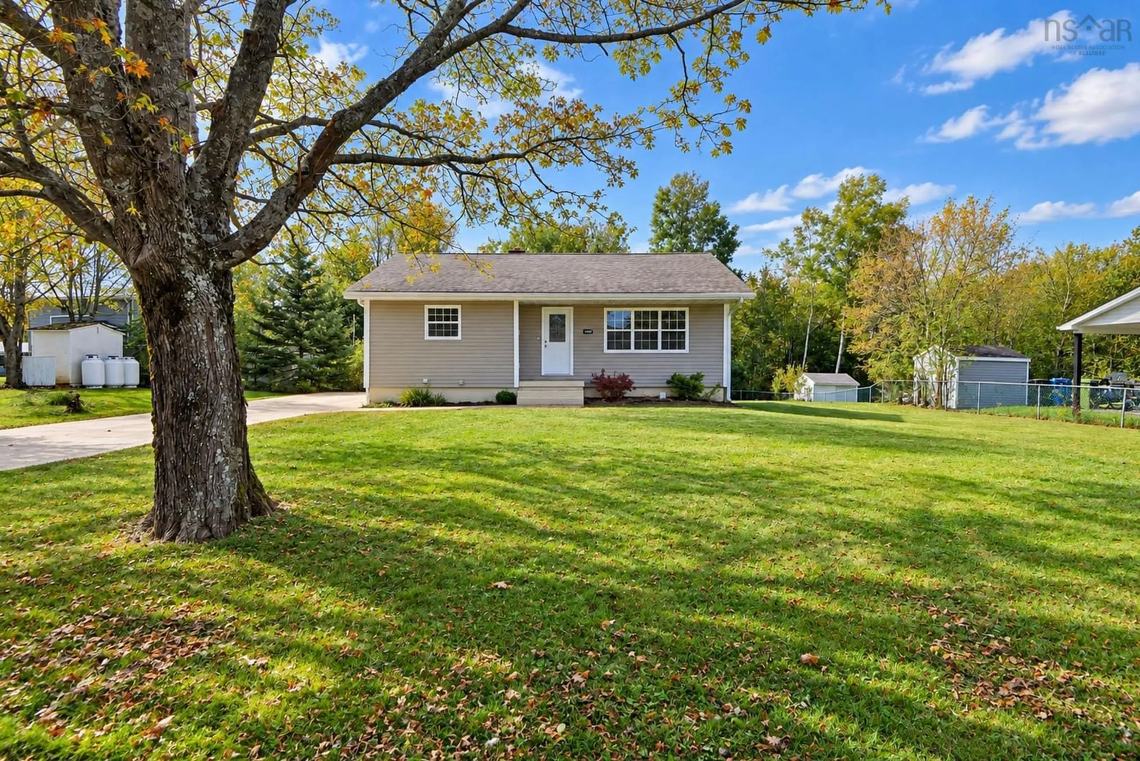 Home with vinyl exterior material, street for 100 High St, Stellarton Nova Scotia B0K 1S0
