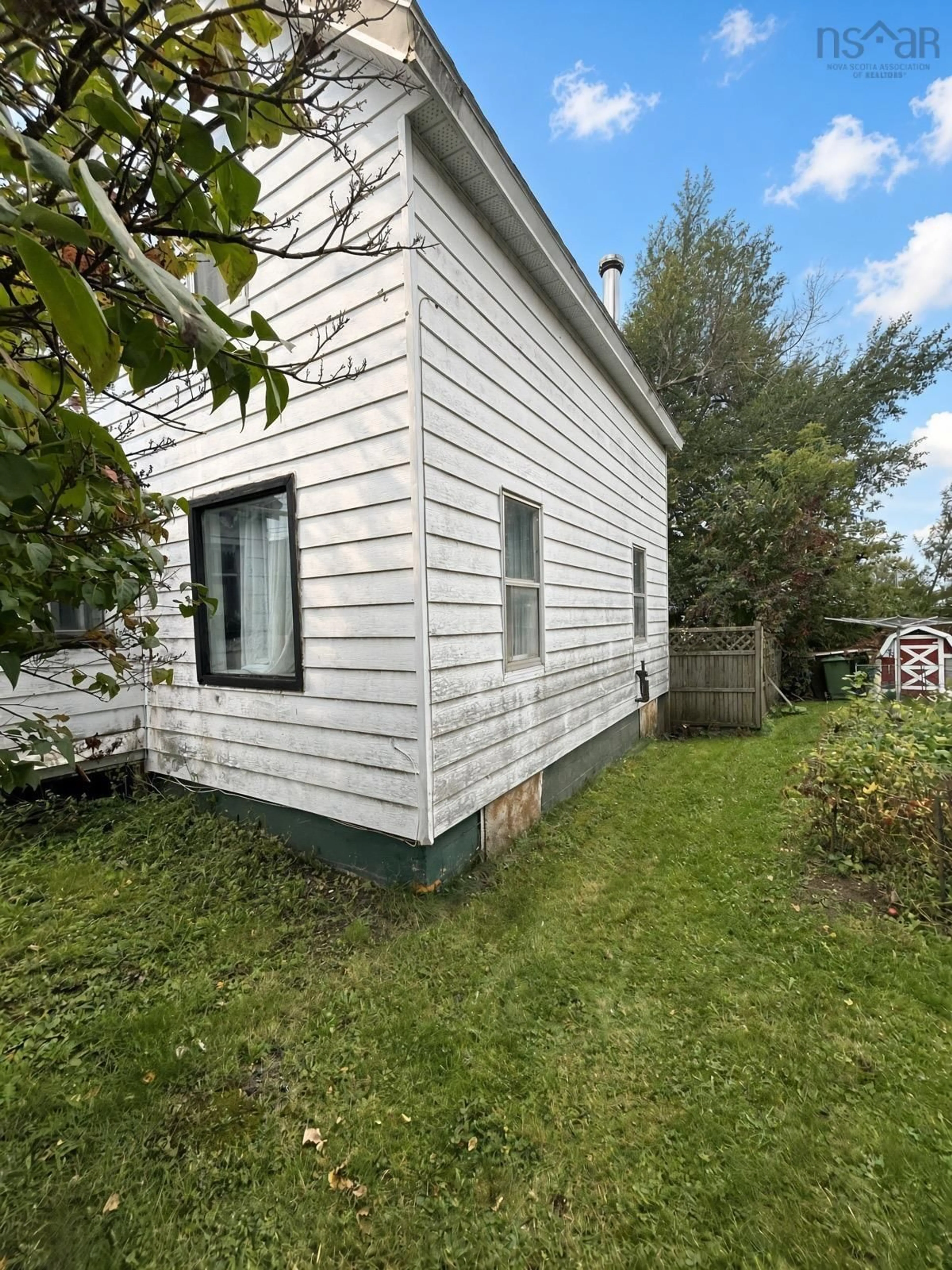 Shed for 9 Chapel Street, Springhill Nova Scotia B0M 1X0