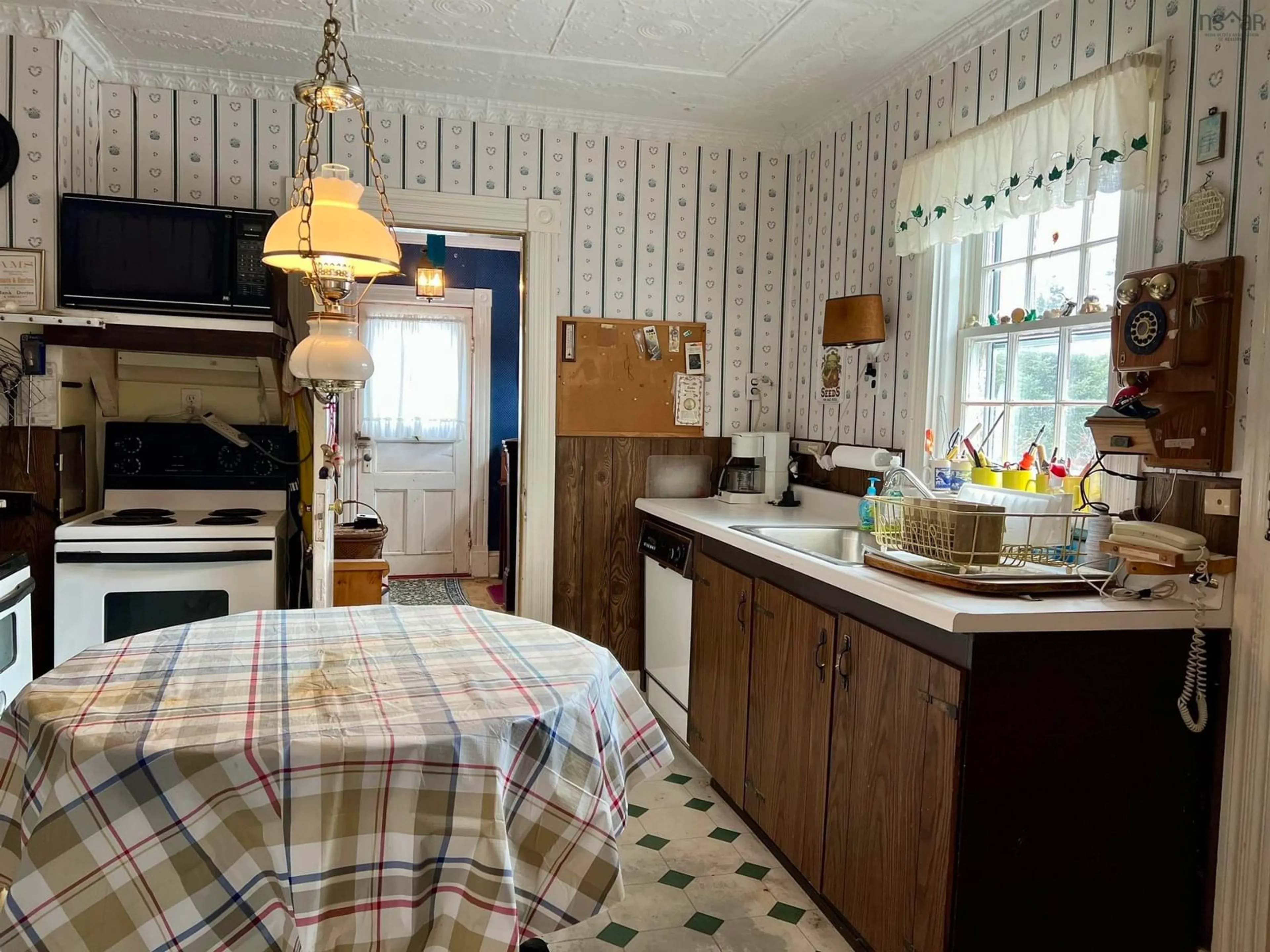 Standard kitchen, ceramic/tile floor for 647 East Green Harbour Rd #Road, East Green Harbour Nova Scotia B0T 1L0