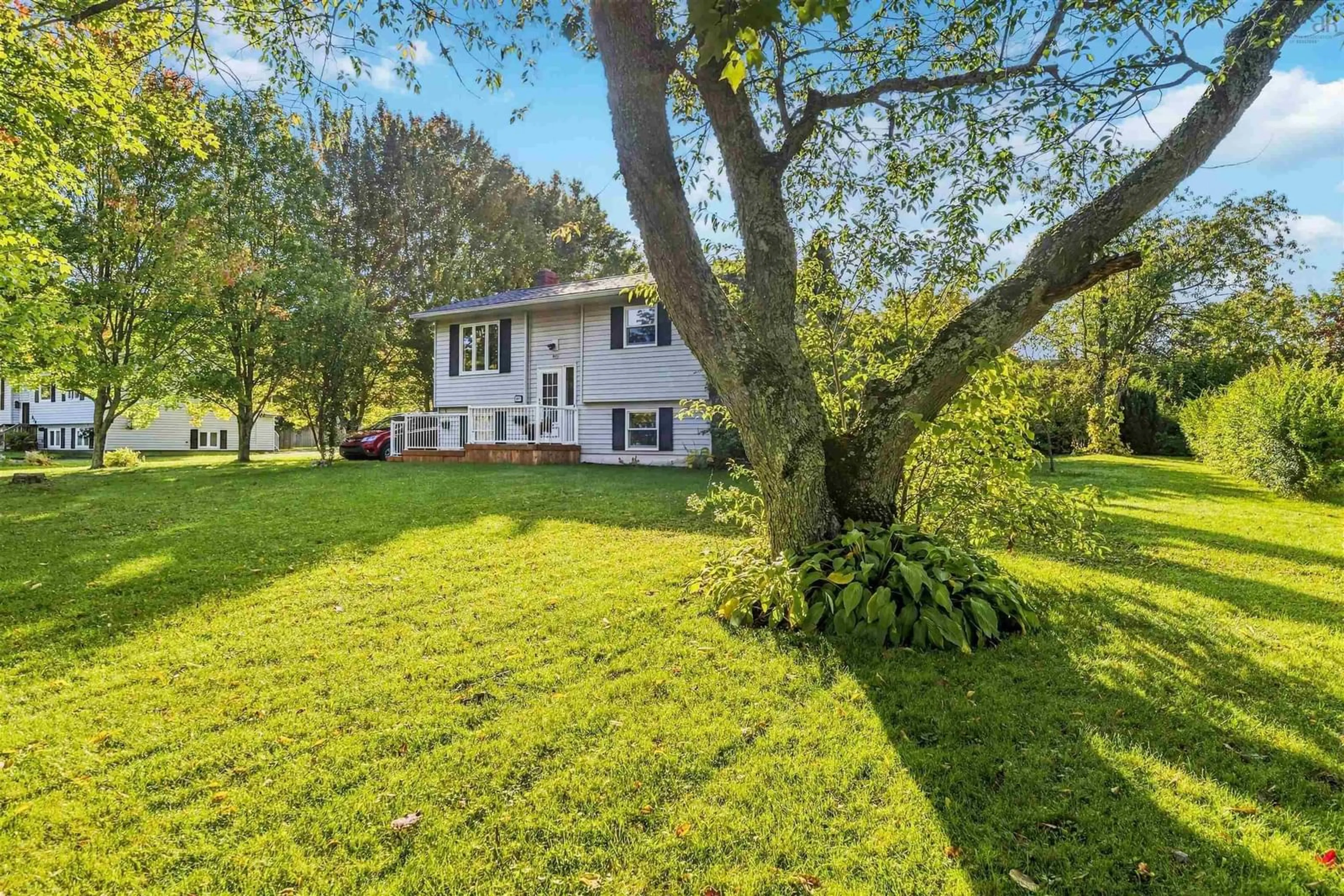 A pic from outside/outdoor area/front of a property/back of a property/a pic from drone, street for 887 Richard St, Kentville Nova Scotia B4N 2Z2