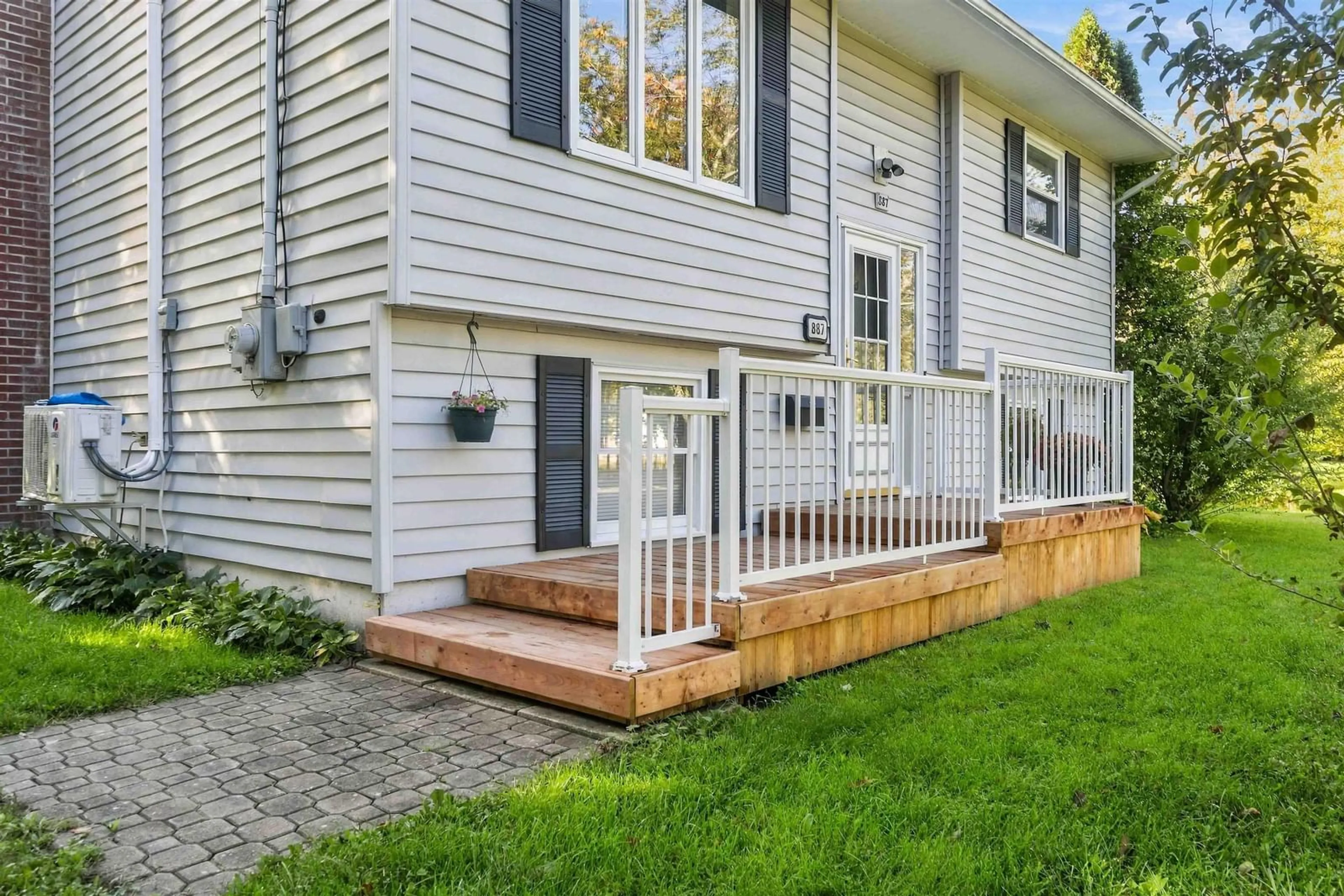 Home with vinyl exterior material, street for 887 Richard St, Kentville Nova Scotia B4N 2Z2