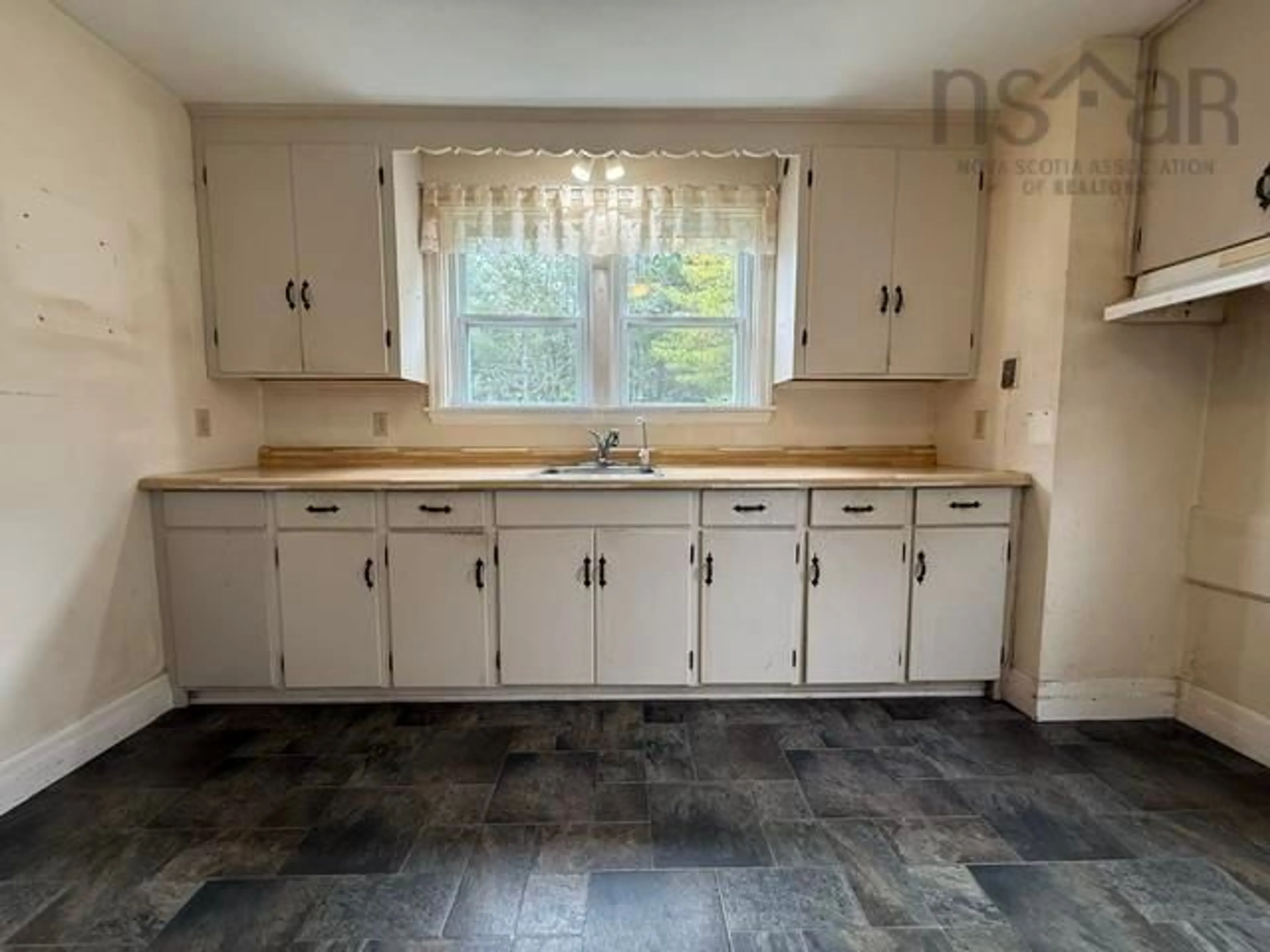 Standard kitchen, unknown for 7813 7 Hwy, Musquodoboit Harbour Nova Scotia B0J 2L0