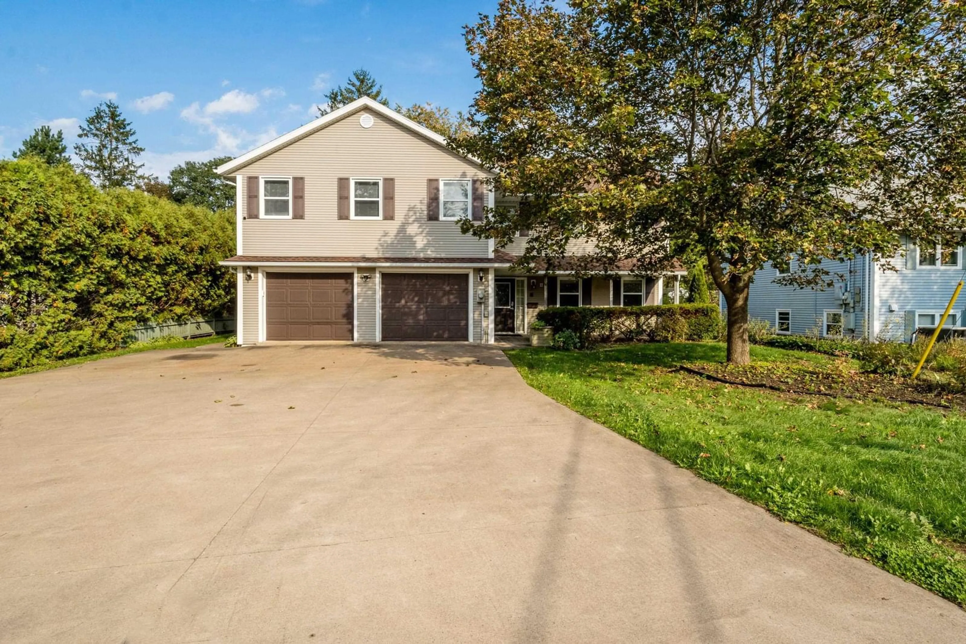 Home with vinyl exterior material, water/lake/river/ocean view for 11 Robie Tufts Dr, Wolfville Nova Scotia B4P 1E7
