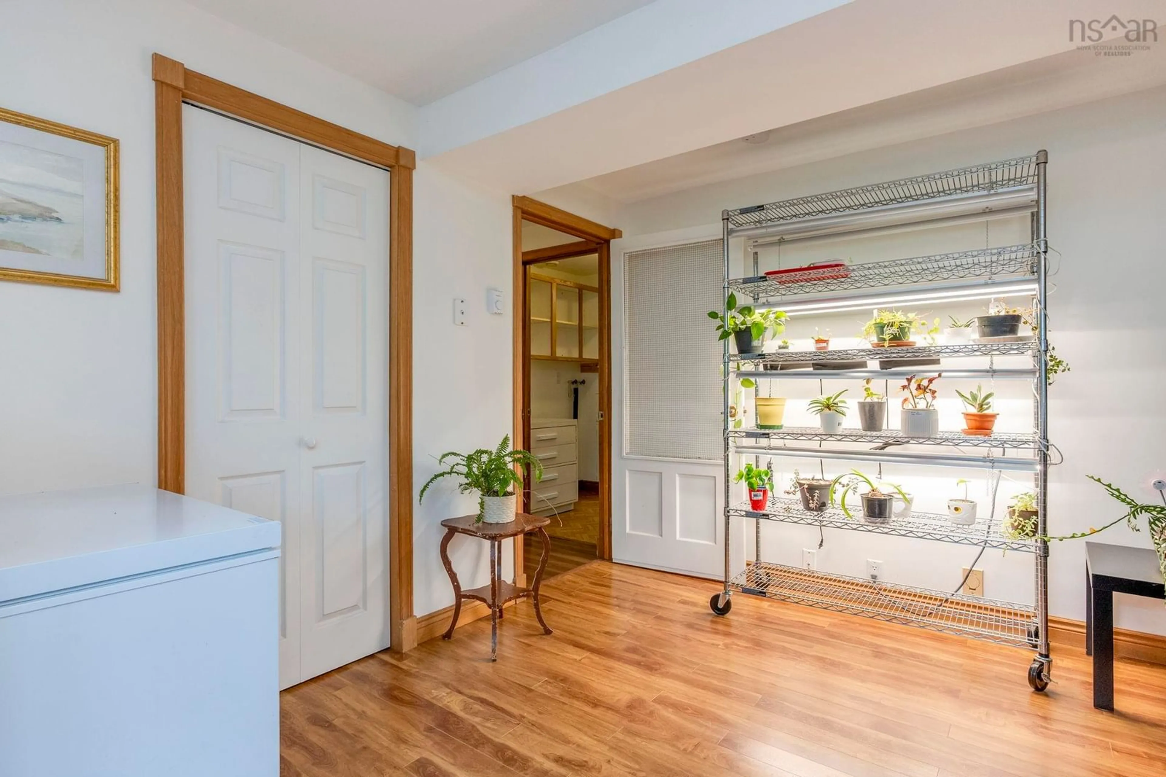 Indoor entryway for 9147 201 Hwy, Nictaux Nova Scotia B0S 1P0