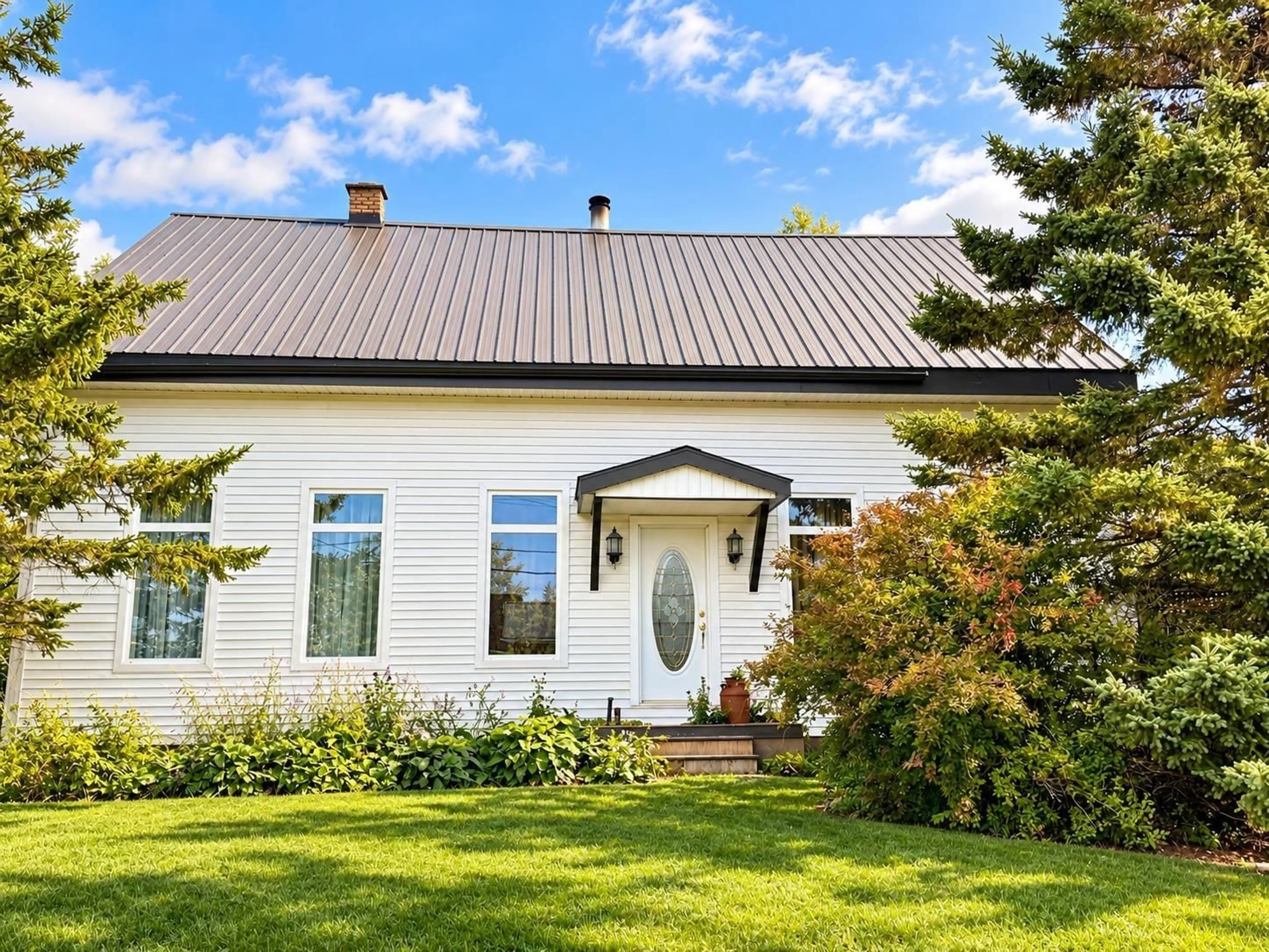 Home with vinyl exterior material, building for 13 Wolsley St, Springhill Nova Scotia B0M 1X0