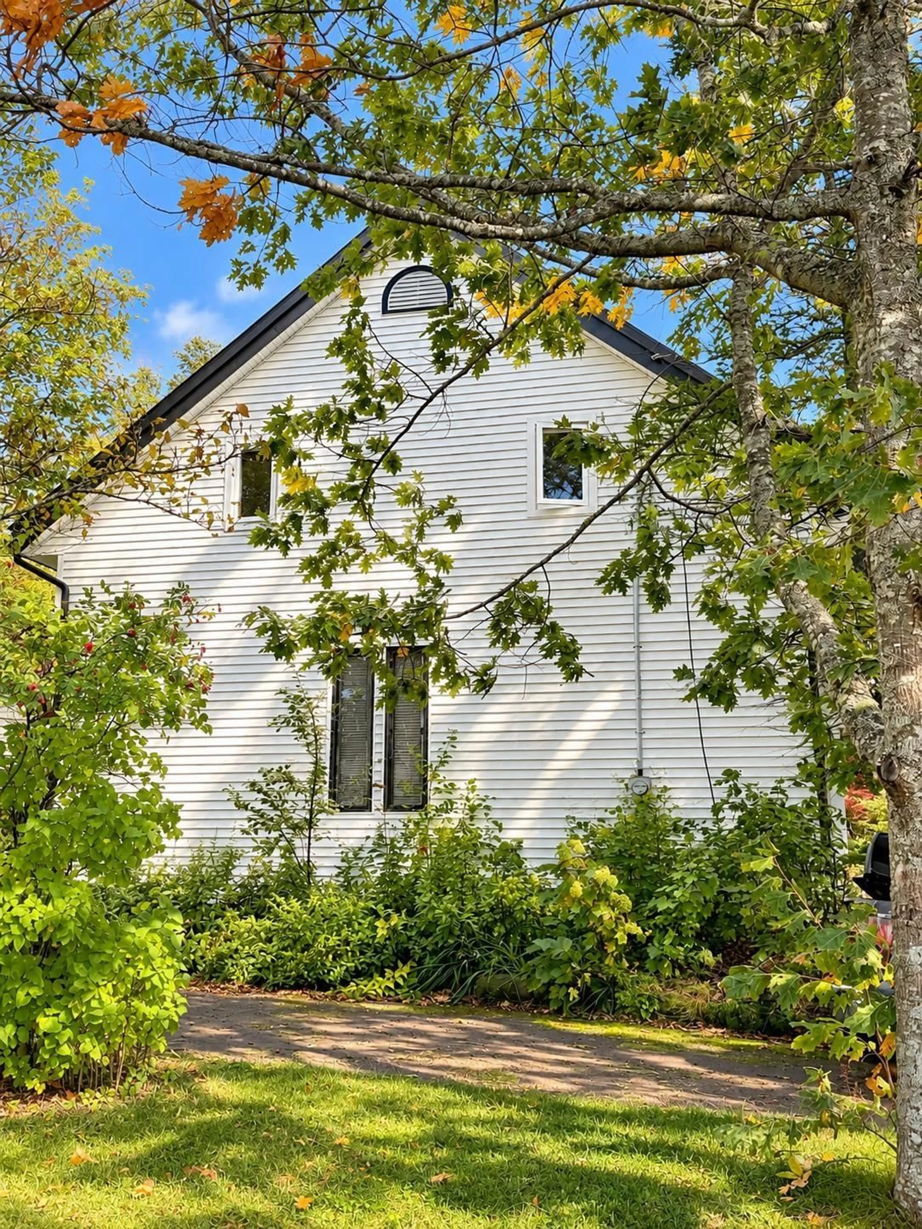Home with vinyl exterior material, street for 13 Wolsley St, Springhill Nova Scotia B0M 1X0
