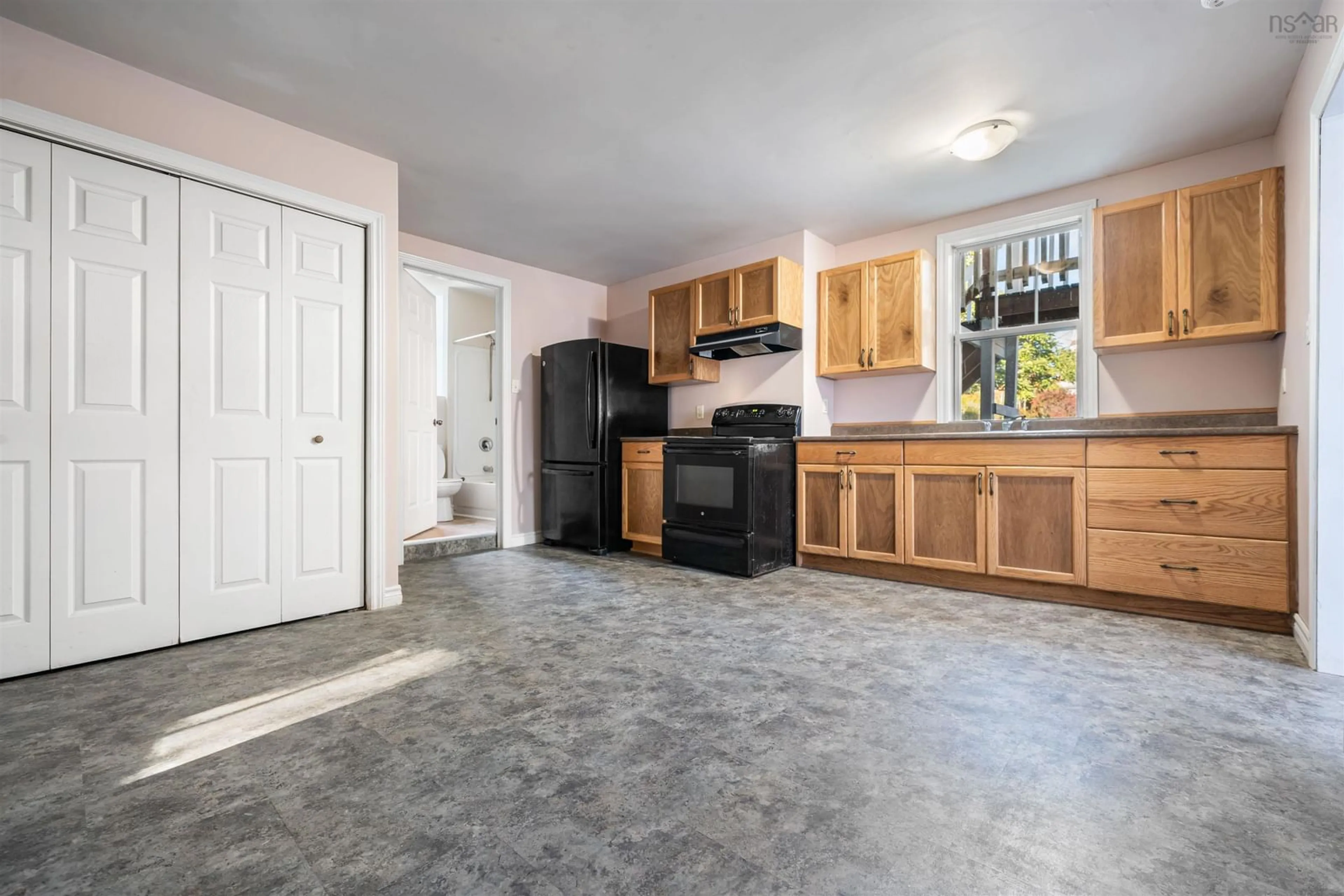 Standard kitchen, ceramic/tile floor for 86 Denoon St, Pictou Nova Scotia B4H 1B7