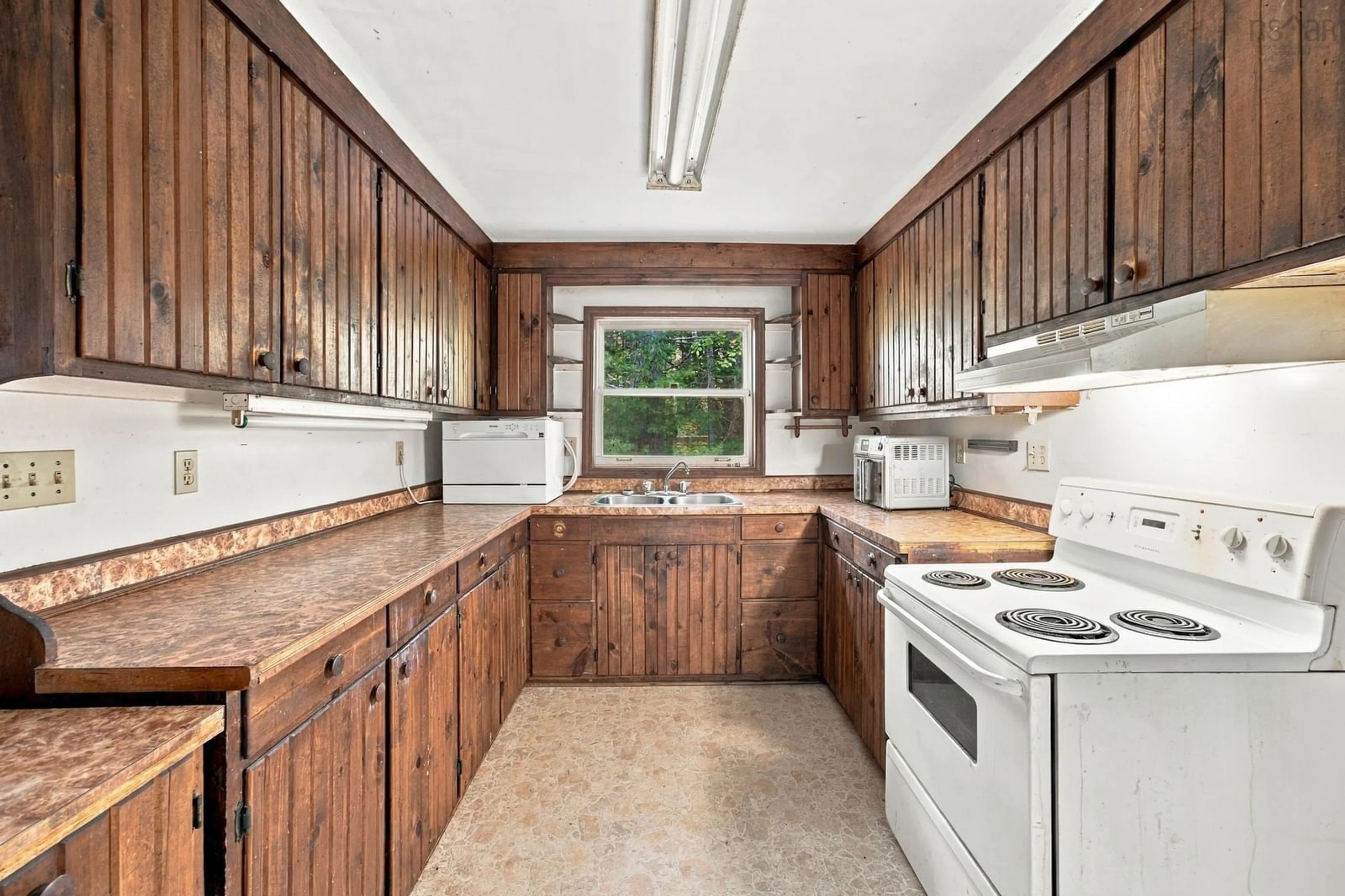 Standard kitchen, unknown for 12361 Highway 8, Kempt Nova Scotia B0T 1B0
