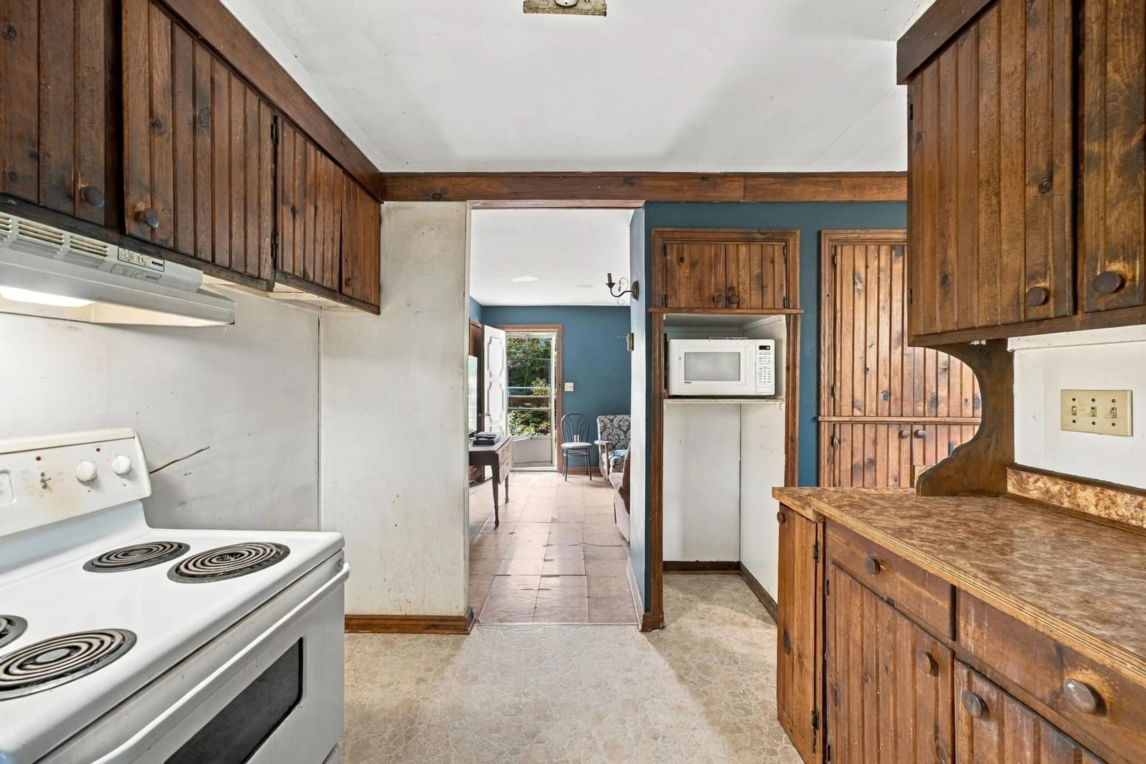 Standard kitchen, ceramic/tile floor for 12361 Highway 8, Kempt Nova Scotia B0T 1B0
