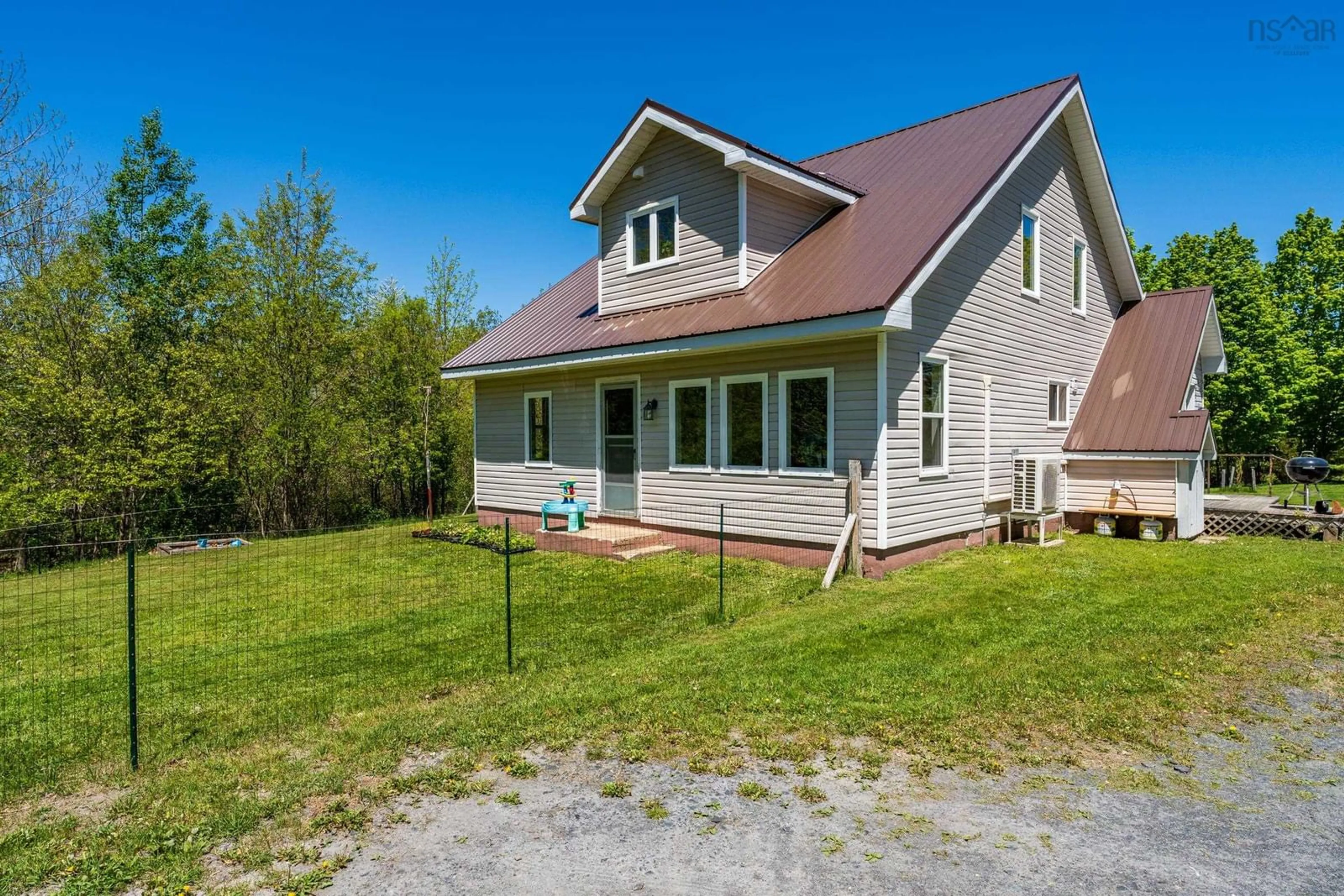 Home with vinyl exterior material, unknown for 550 River Rd, Bear River Nova Scotia B0S 1B0