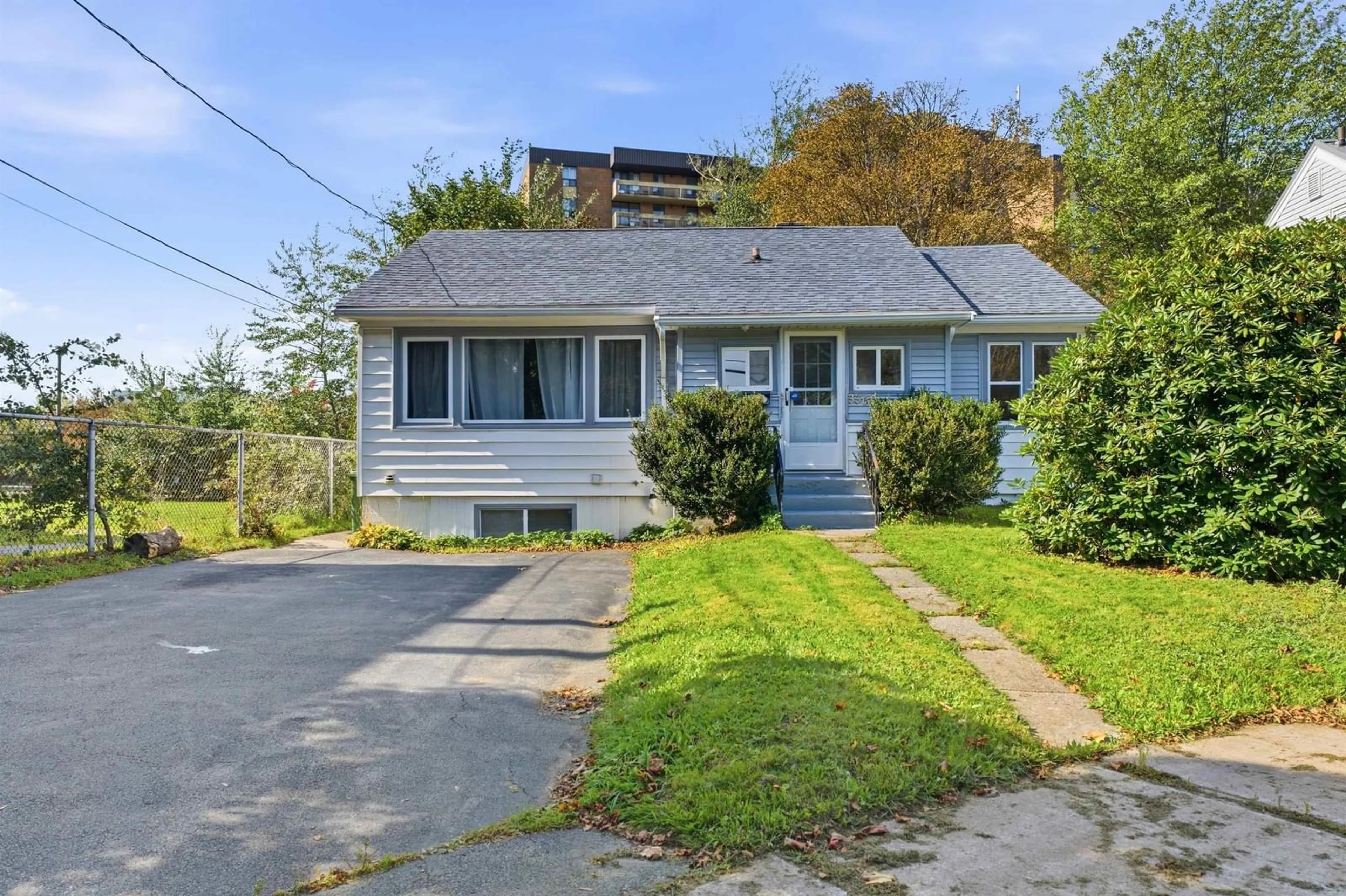 Unknown for 3360 St Andrews Ave, Halifax Nova Scotia B3L 3Y1