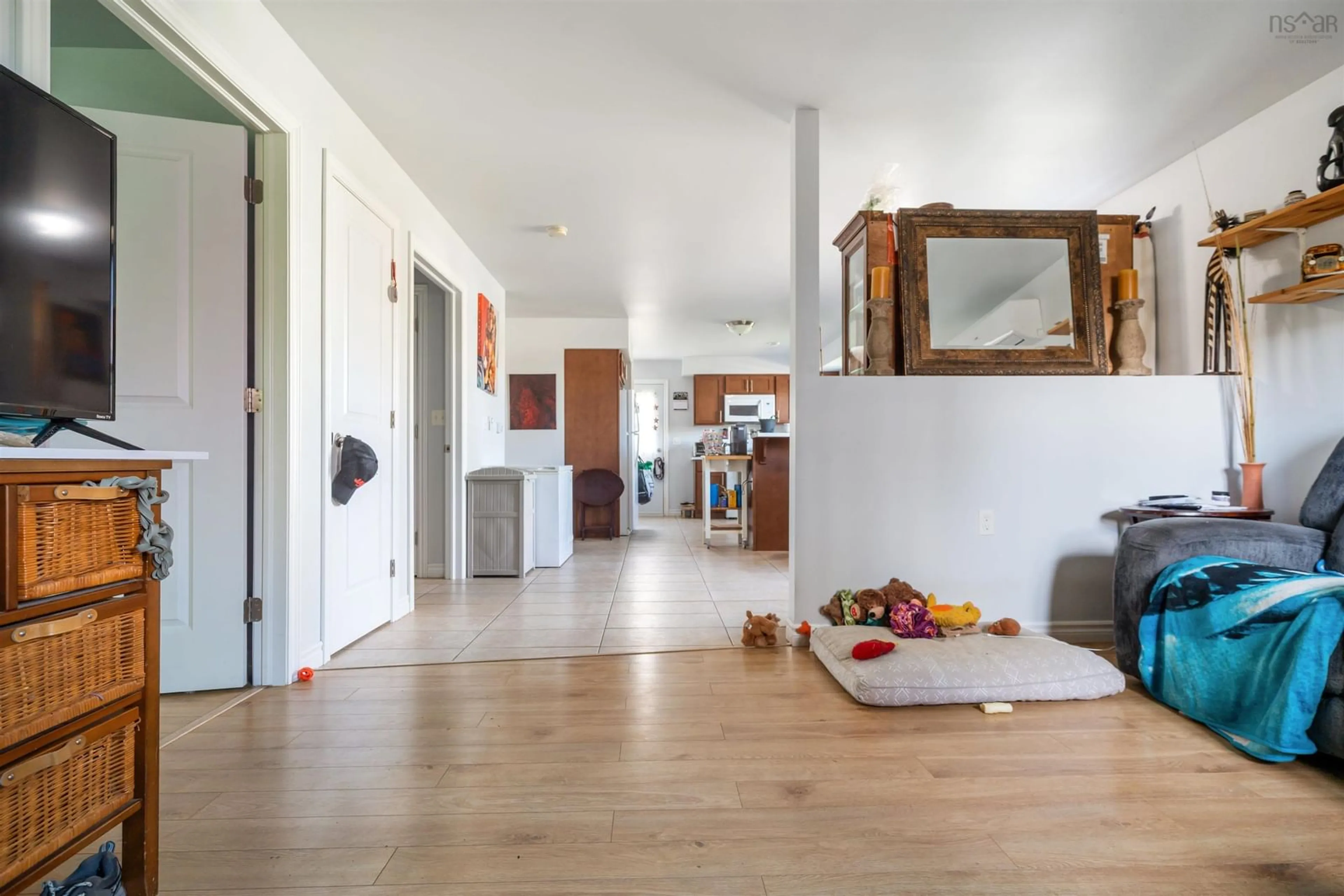 Indoor foyer for 428 Stewart St, New Glasgow Nova Scotia B2H 2R8