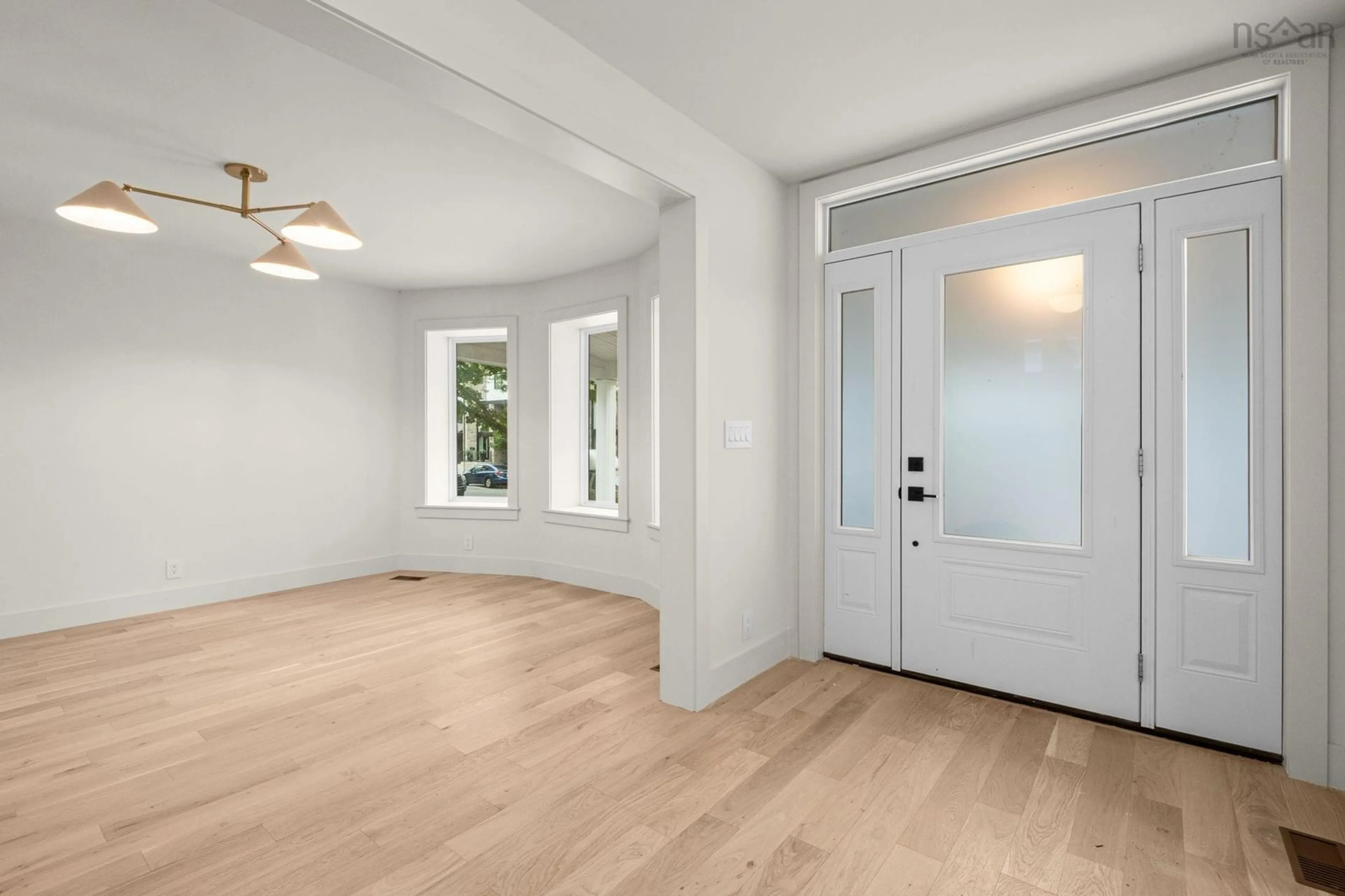 Indoor entryway for 6214 Shirley St, Halifax Nova Scotia B3H 2N5