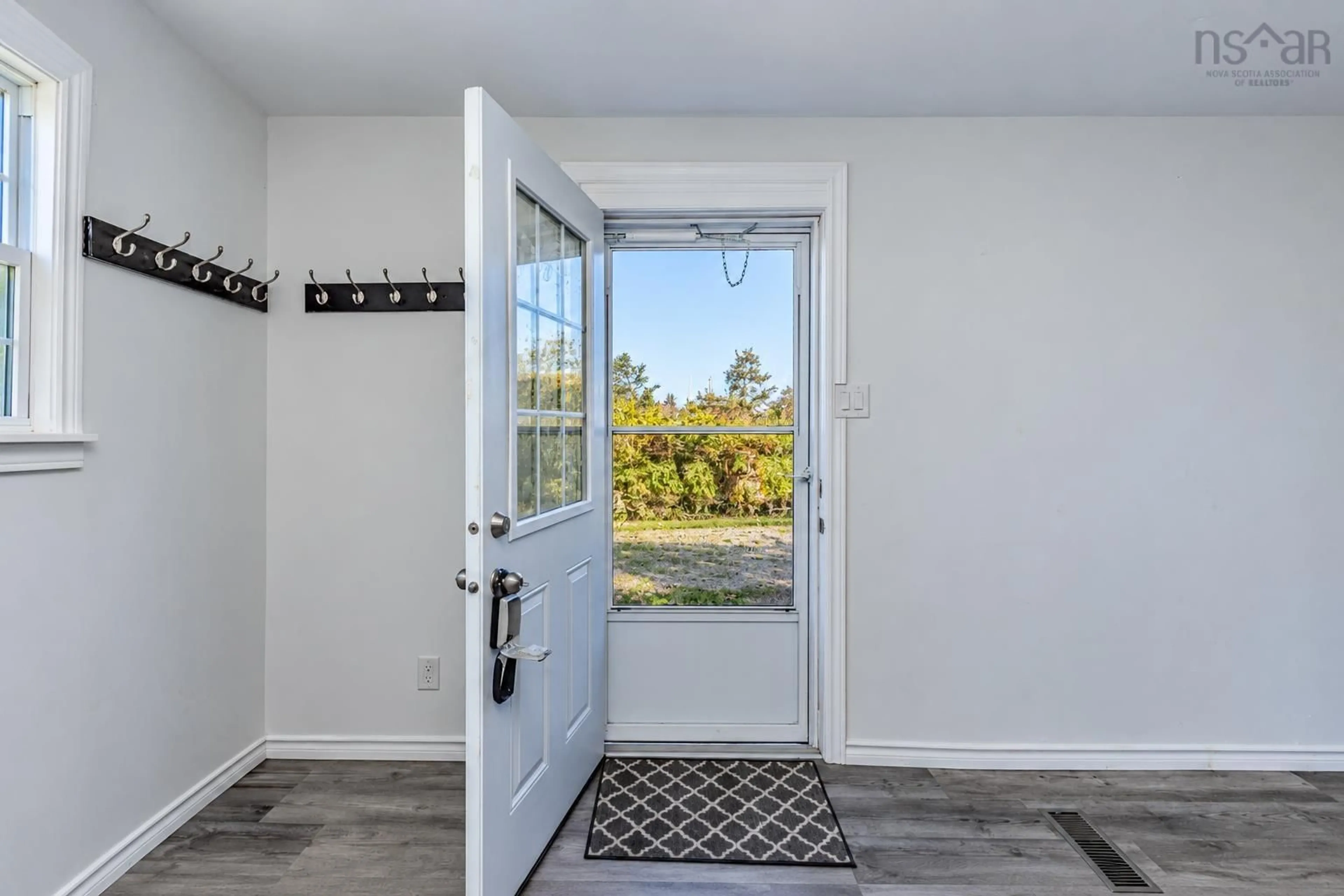 Indoor entryway for 142 Maloney St, Sydney Nova Scotia B1N 2C8