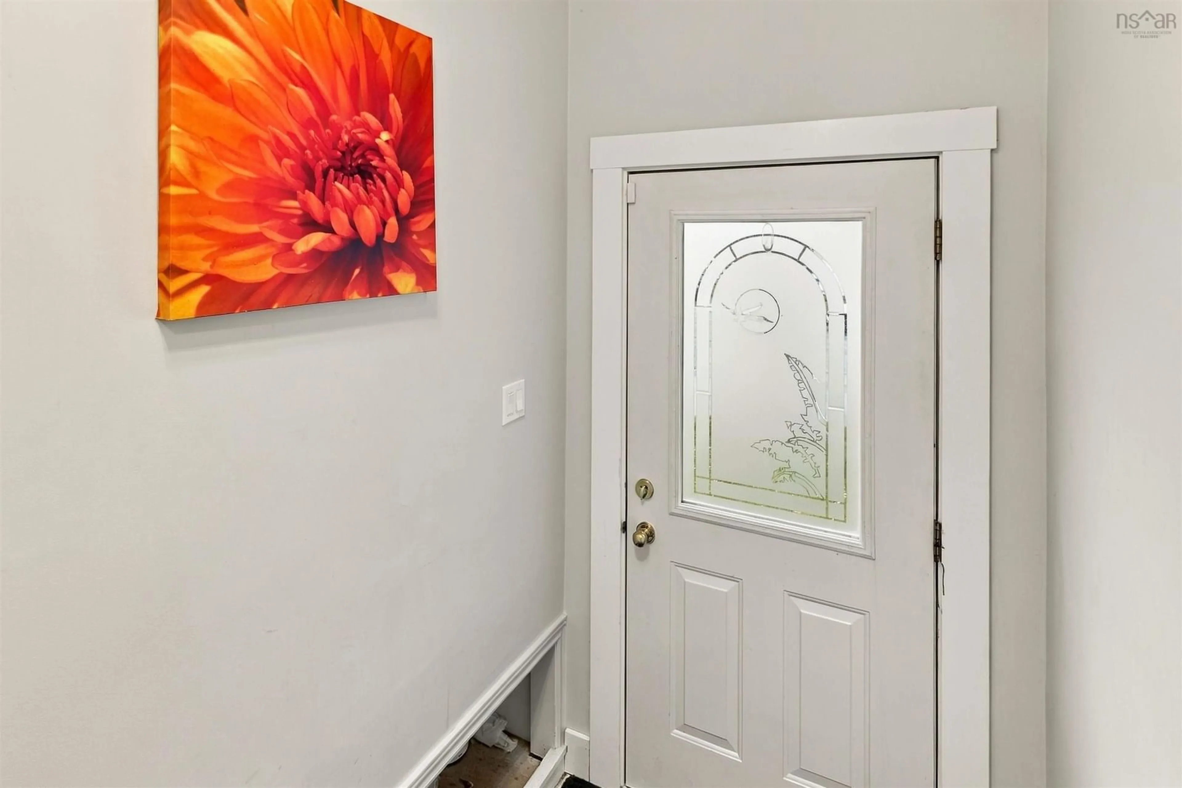Indoor entryway for 6 Sandra Crt, Woodlawn Nova Scotia B2W 3J4