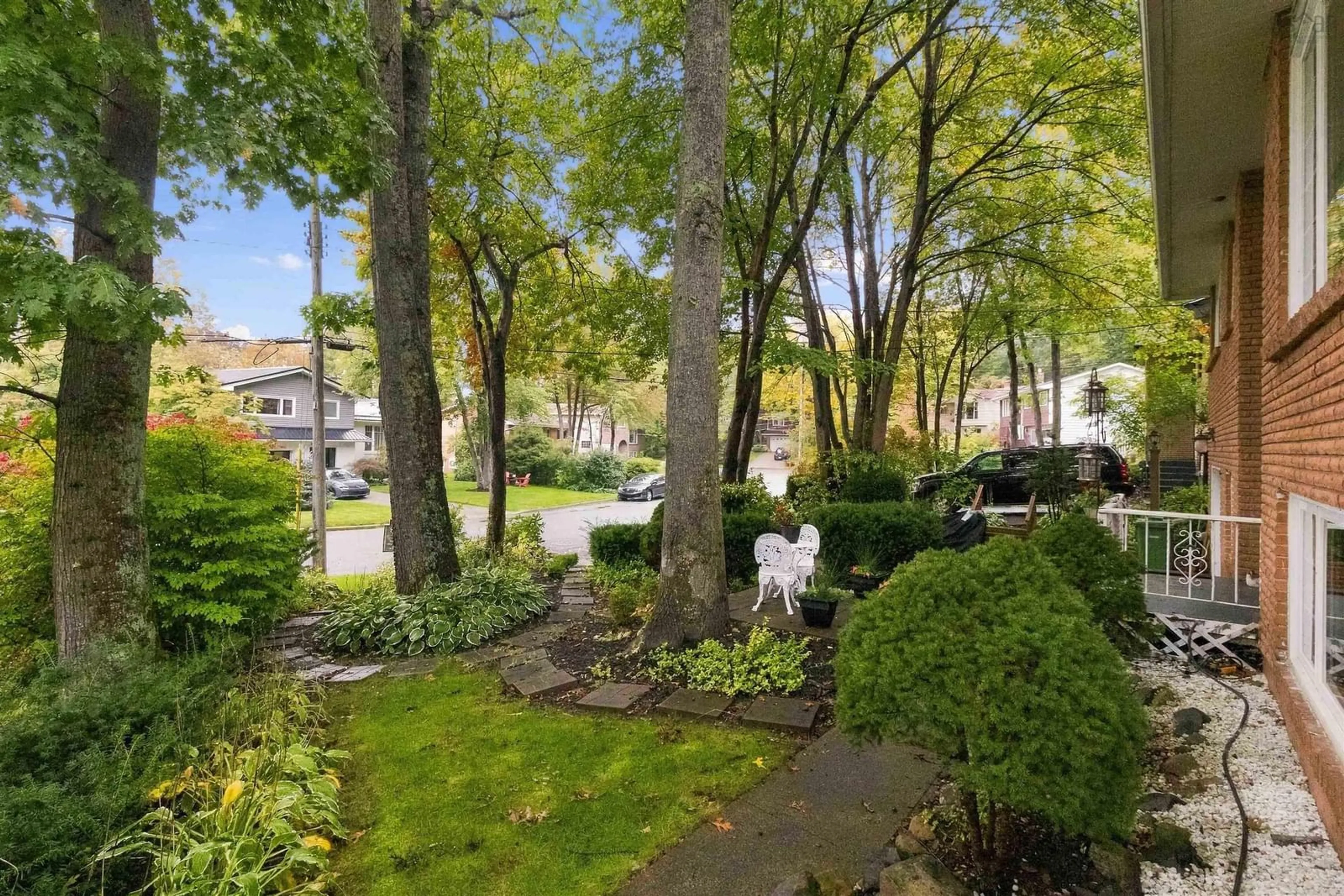 Patio, street for 9 Evans Crt, Dartmouth Nova Scotia B2X 2T5
