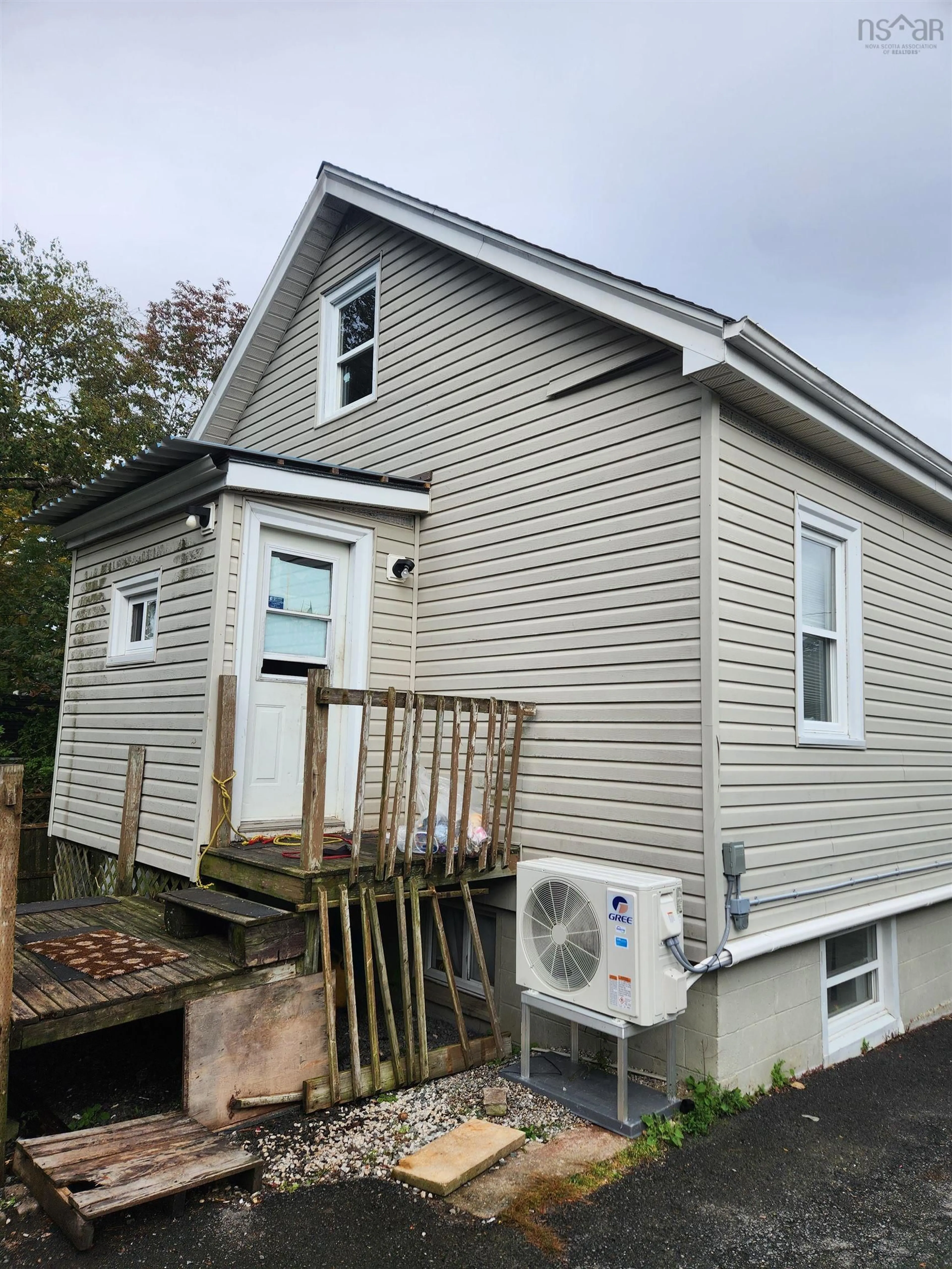 Home with vinyl exterior material, building for 58 Williams Lake Rd, Spryfield Nova Scotia B3P 2M5