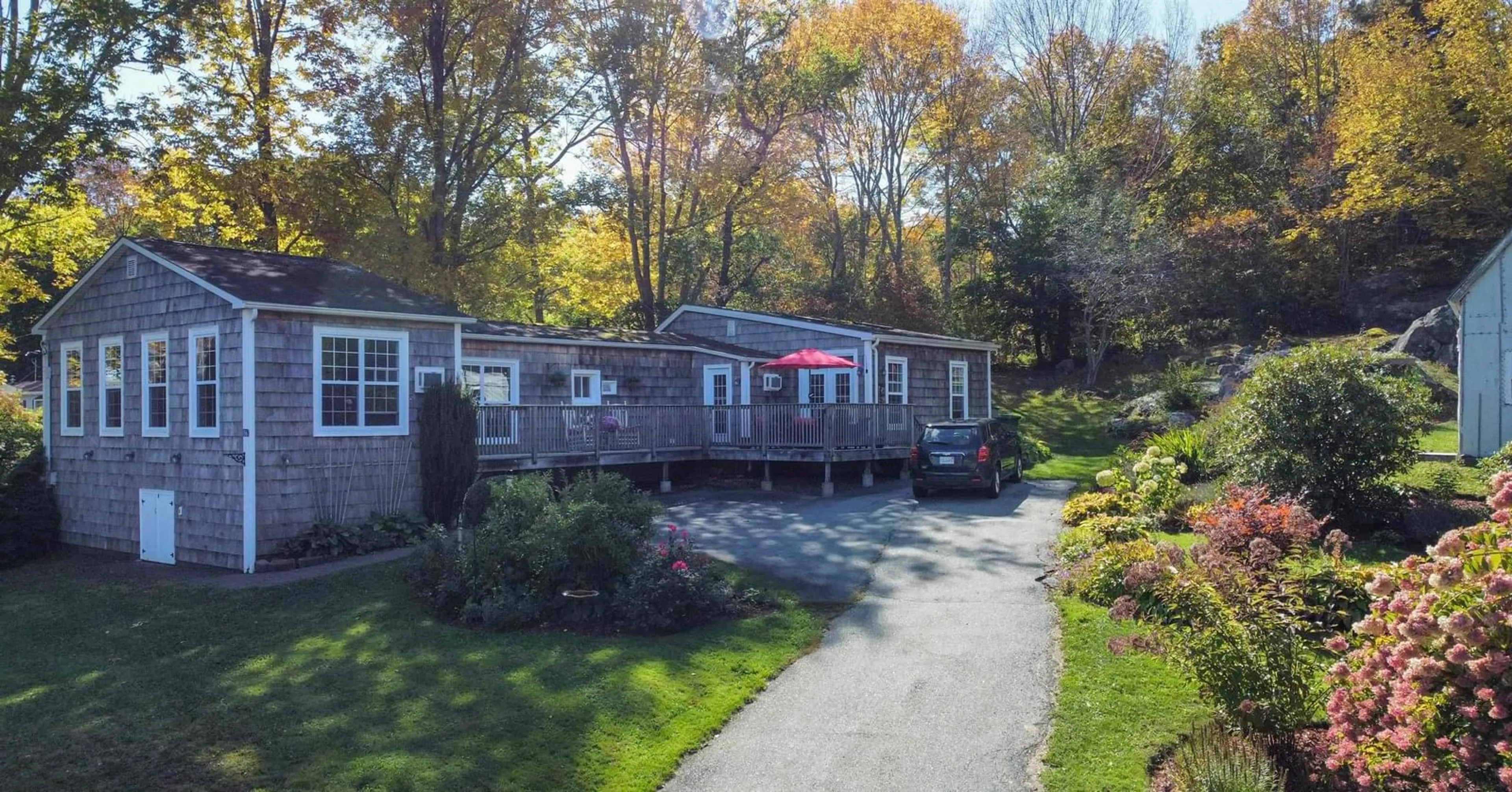 A pic from outside/outdoor area/front of a property/back of a property/a pic from drone, street for 86 West St, Milton Nova Scotia B0T 1P0