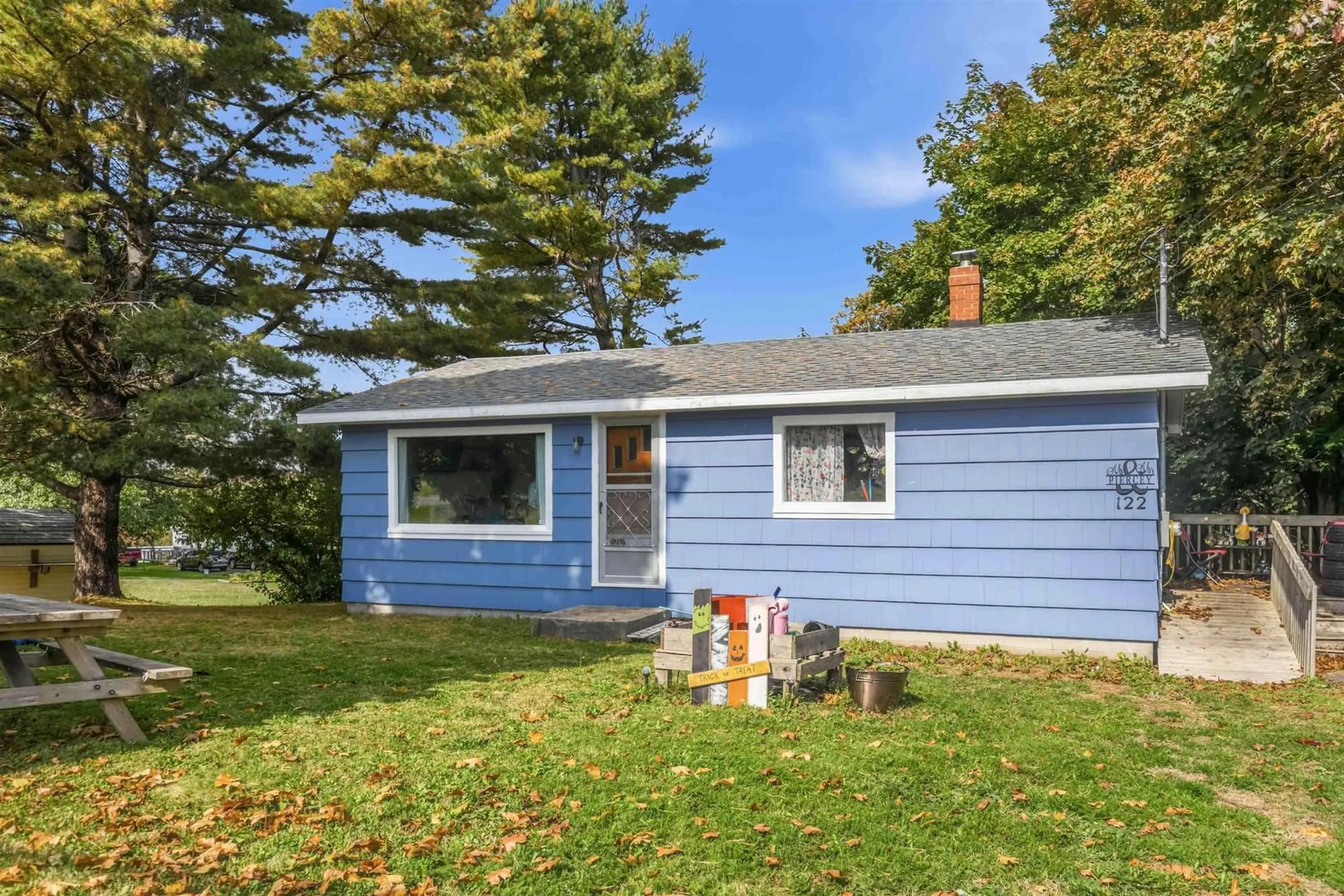 Home with vinyl exterior material, water/lake/river/ocean view for 122 Prince William St, Digby Nova Scotia B0V 1A0
