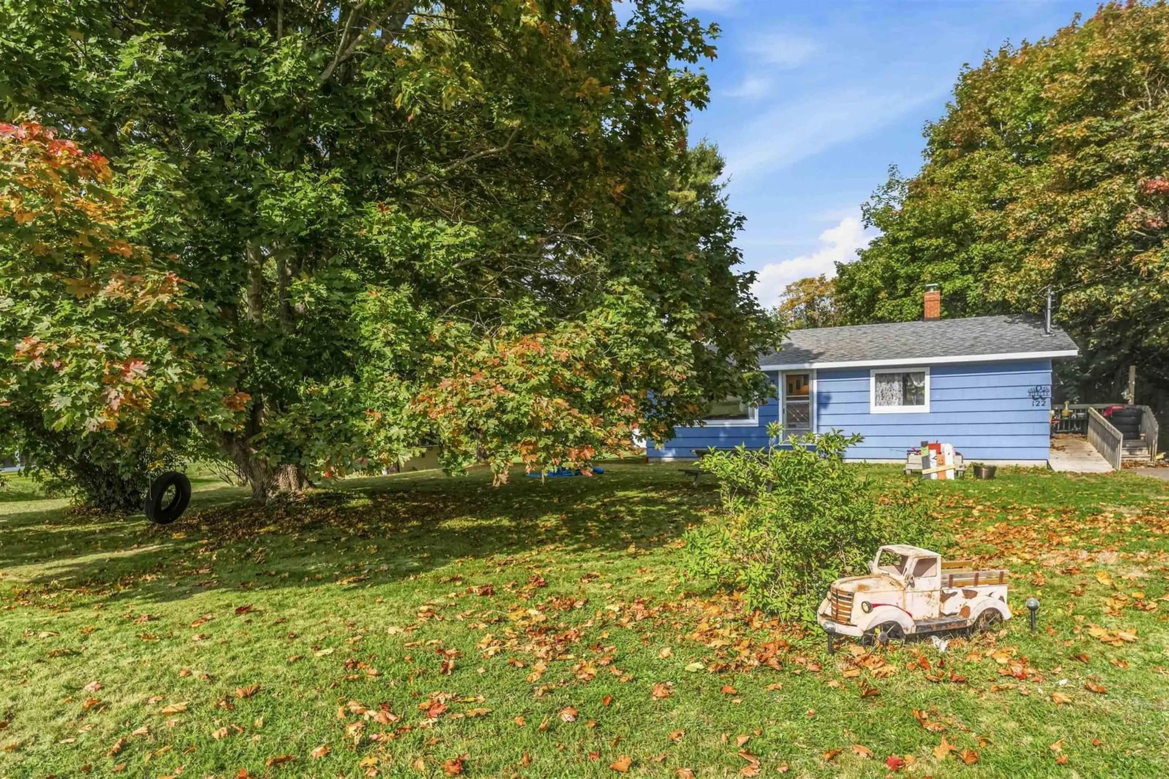 A pic from outside/outdoor area/front of a property/back of a property/a pic from drone, water/lake/river/ocean view for 122 Prince William St, Digby Nova Scotia B0V 1A0
