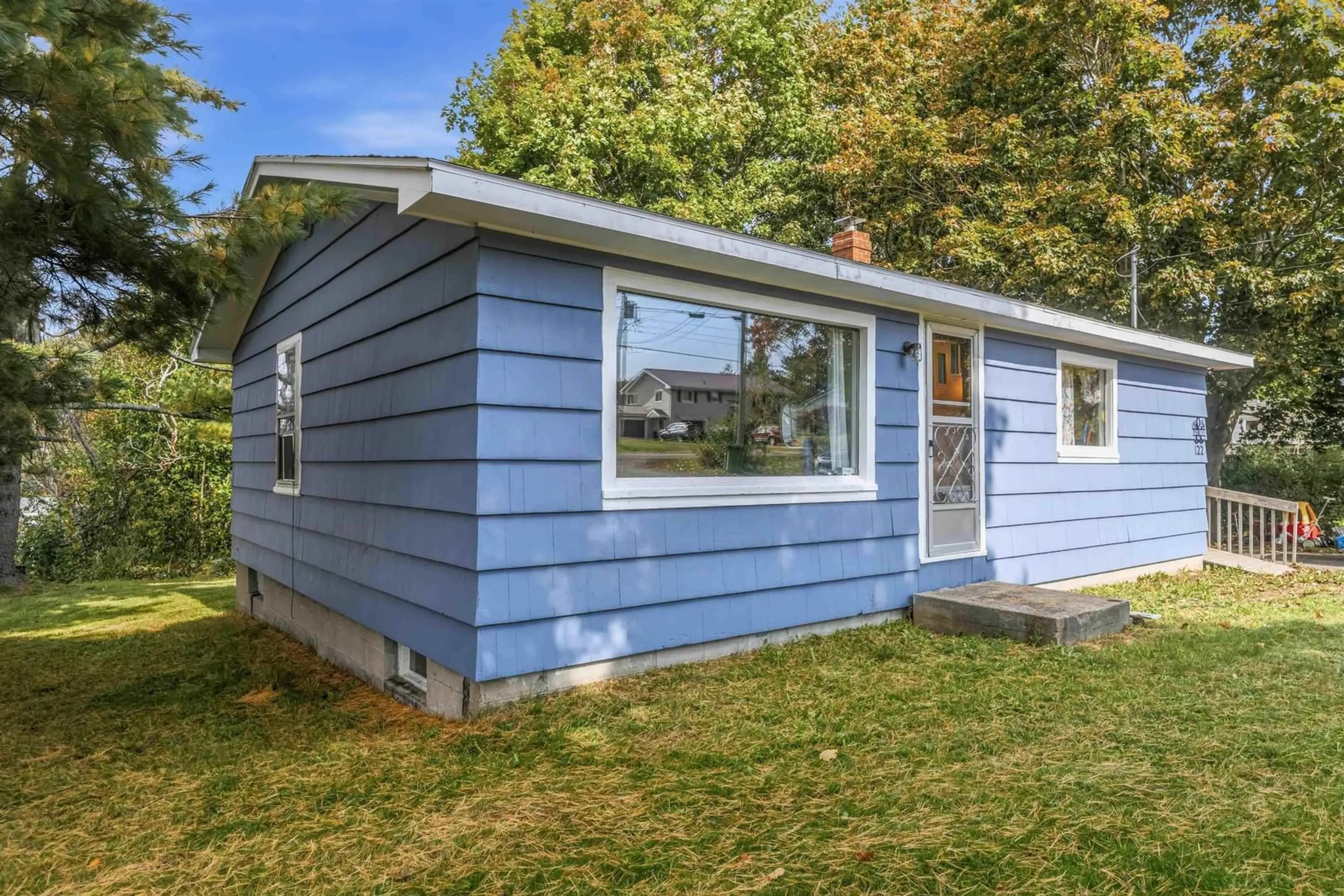Home with vinyl exterior material, street for 122 Prince William St, Digby Nova Scotia B0V 1A0