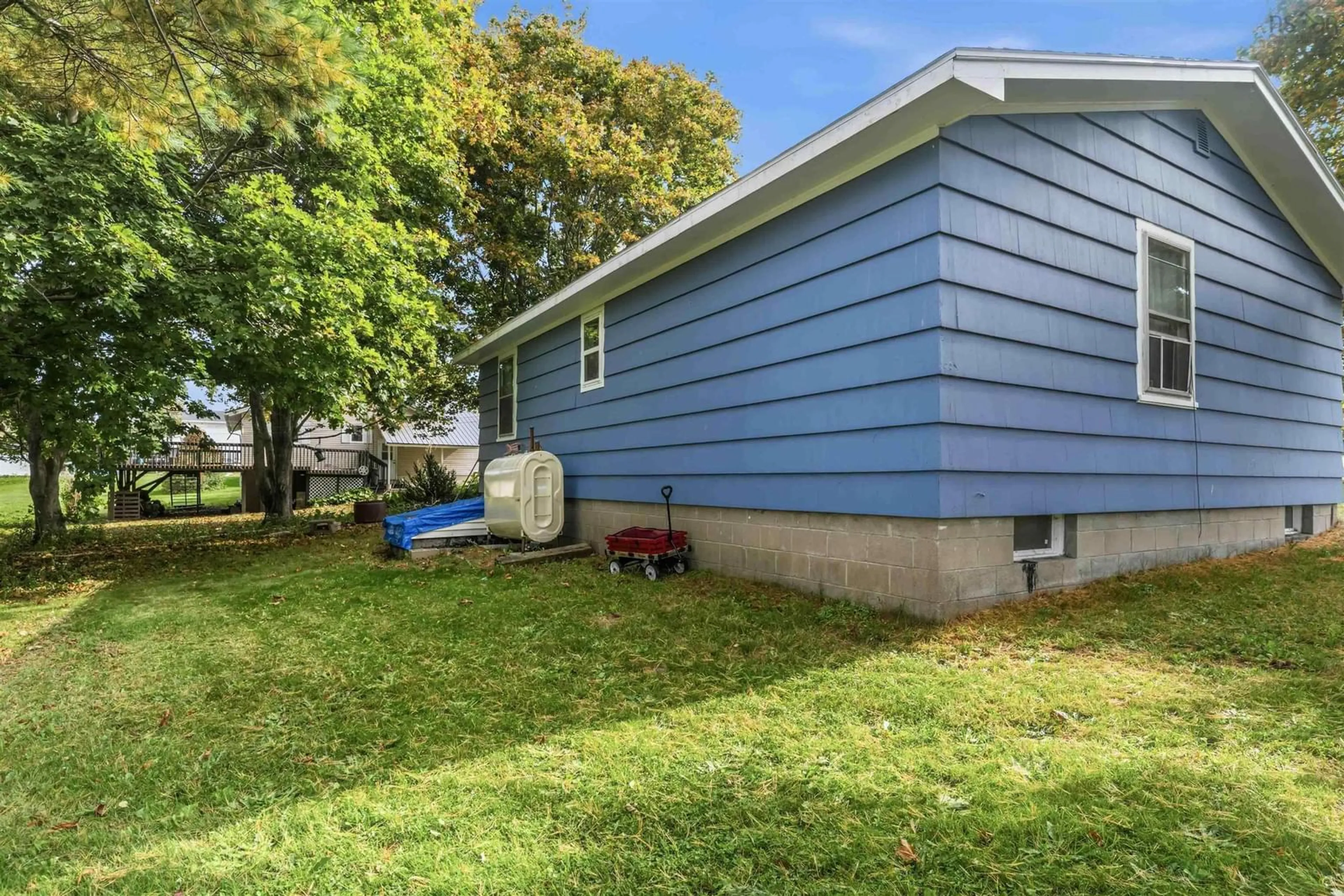 Home with vinyl exterior material, street for 122 Prince William St, Digby Nova Scotia B0V 1A0