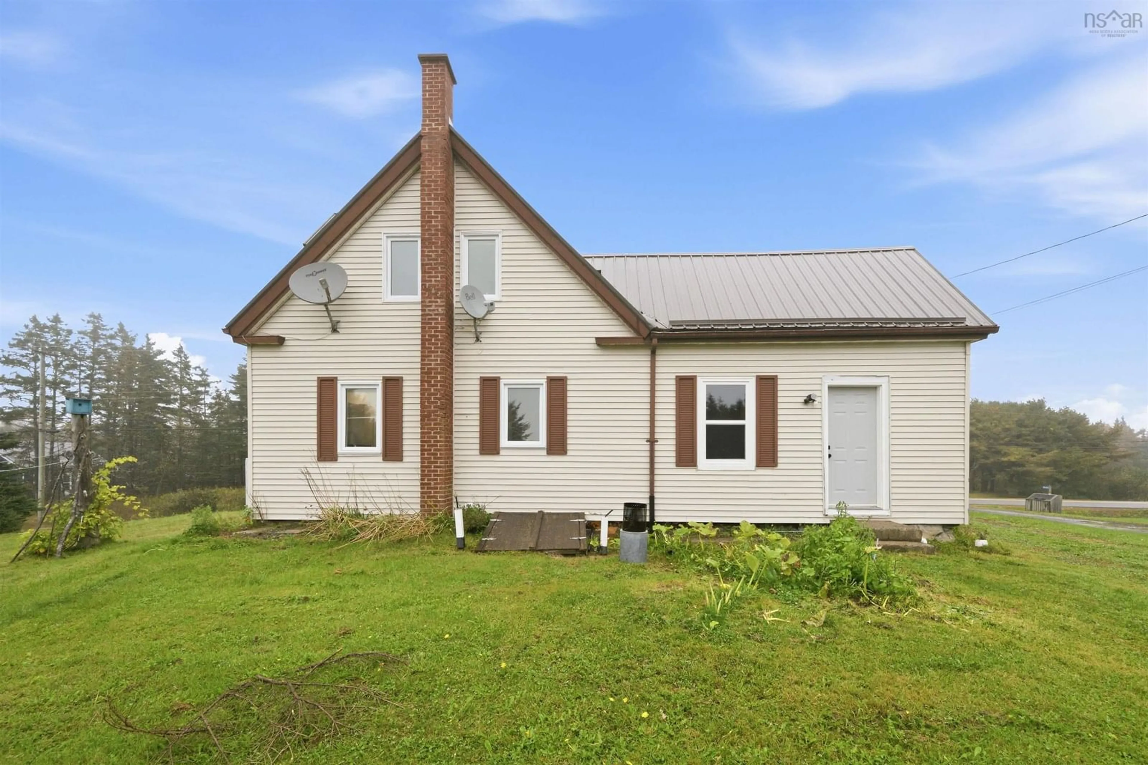 Home with vinyl exterior material, building for 836 East Chezzetcook Rd, East Chezzetcook Nova Scotia B0J 2L0