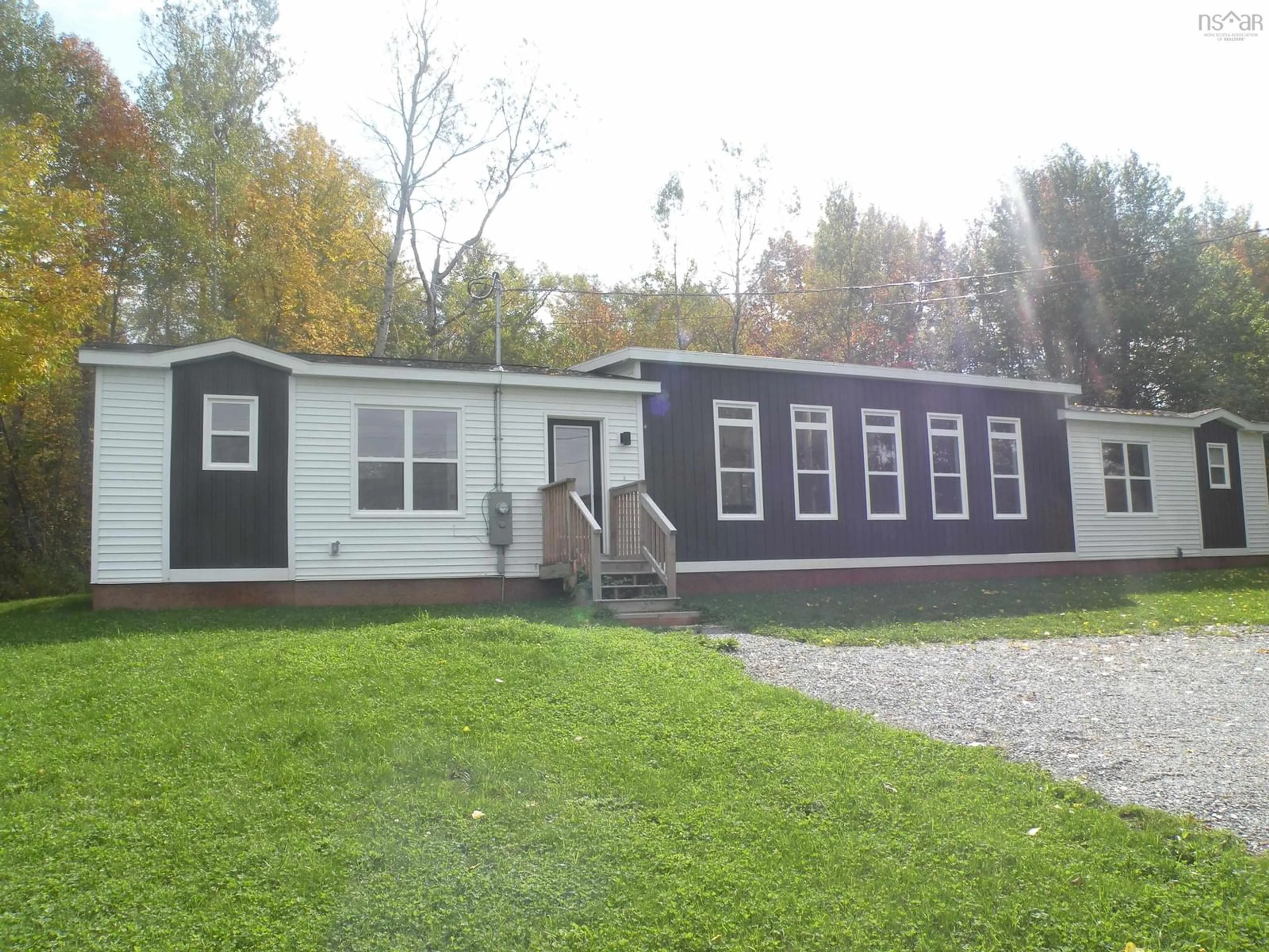 Home with vinyl exterior material, unknown for 20665 Highway 2, Shubenacadie Nova Scotia B0N 2H0