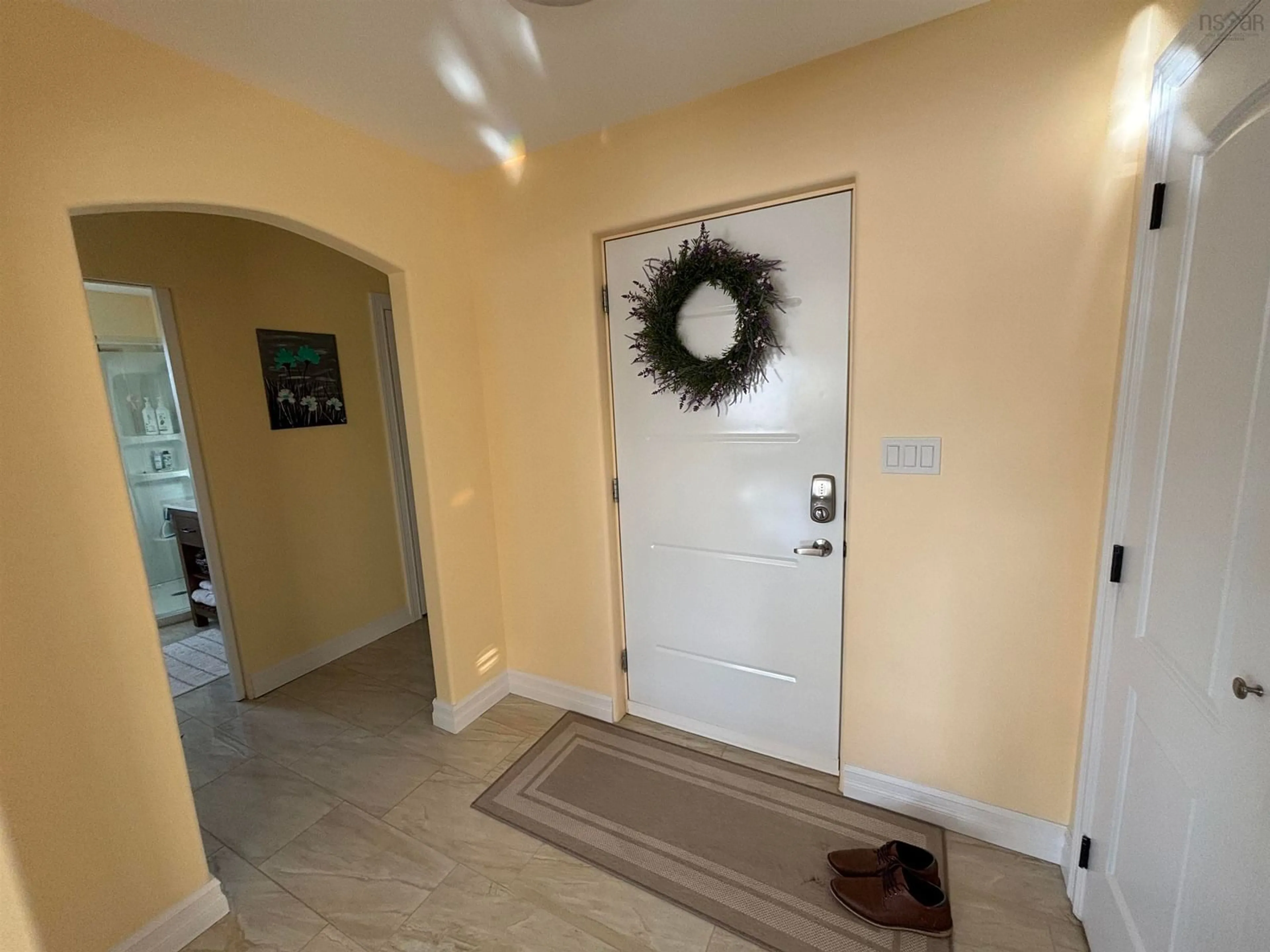 Indoor entryway for 806 Old Alma Rd, Alma Nova Scotia B0K 2A0