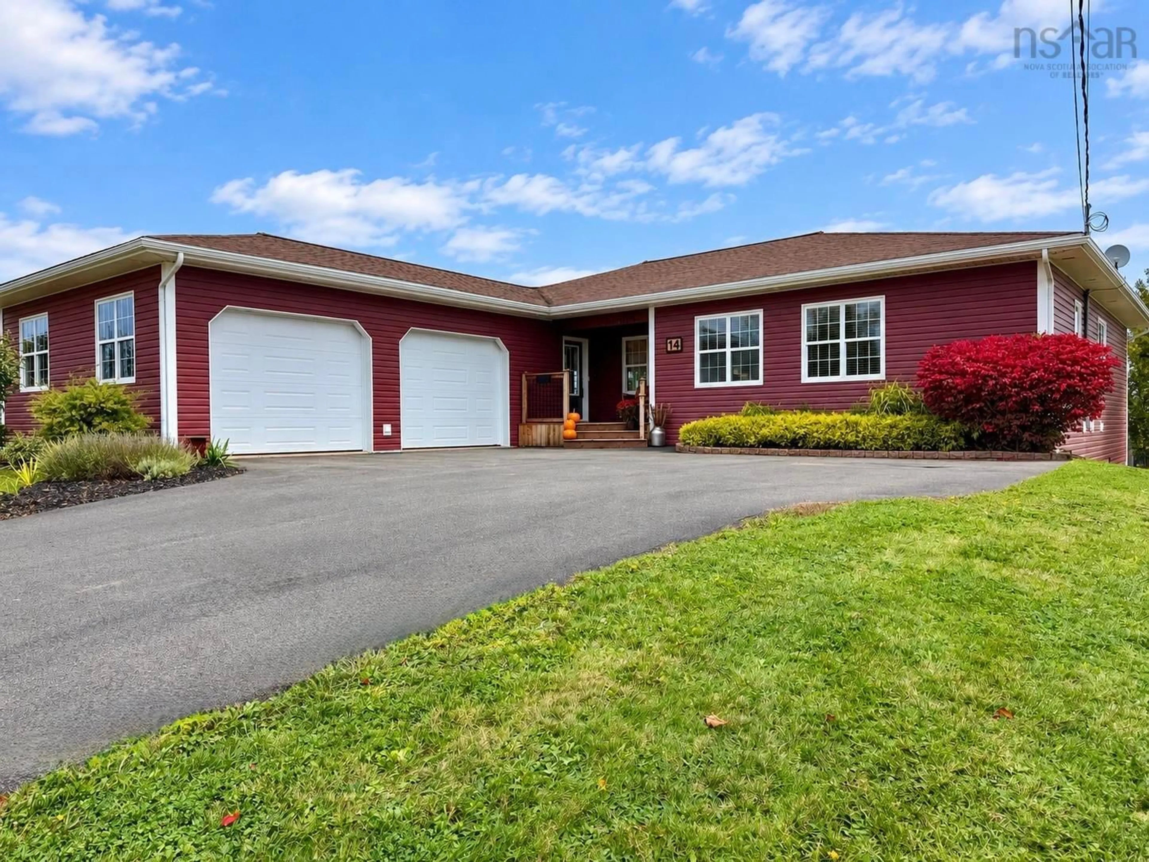 Home with vinyl exterior material, unknown for 14 Marshview Dr, Amherst Nova Scotia B4H 4C1