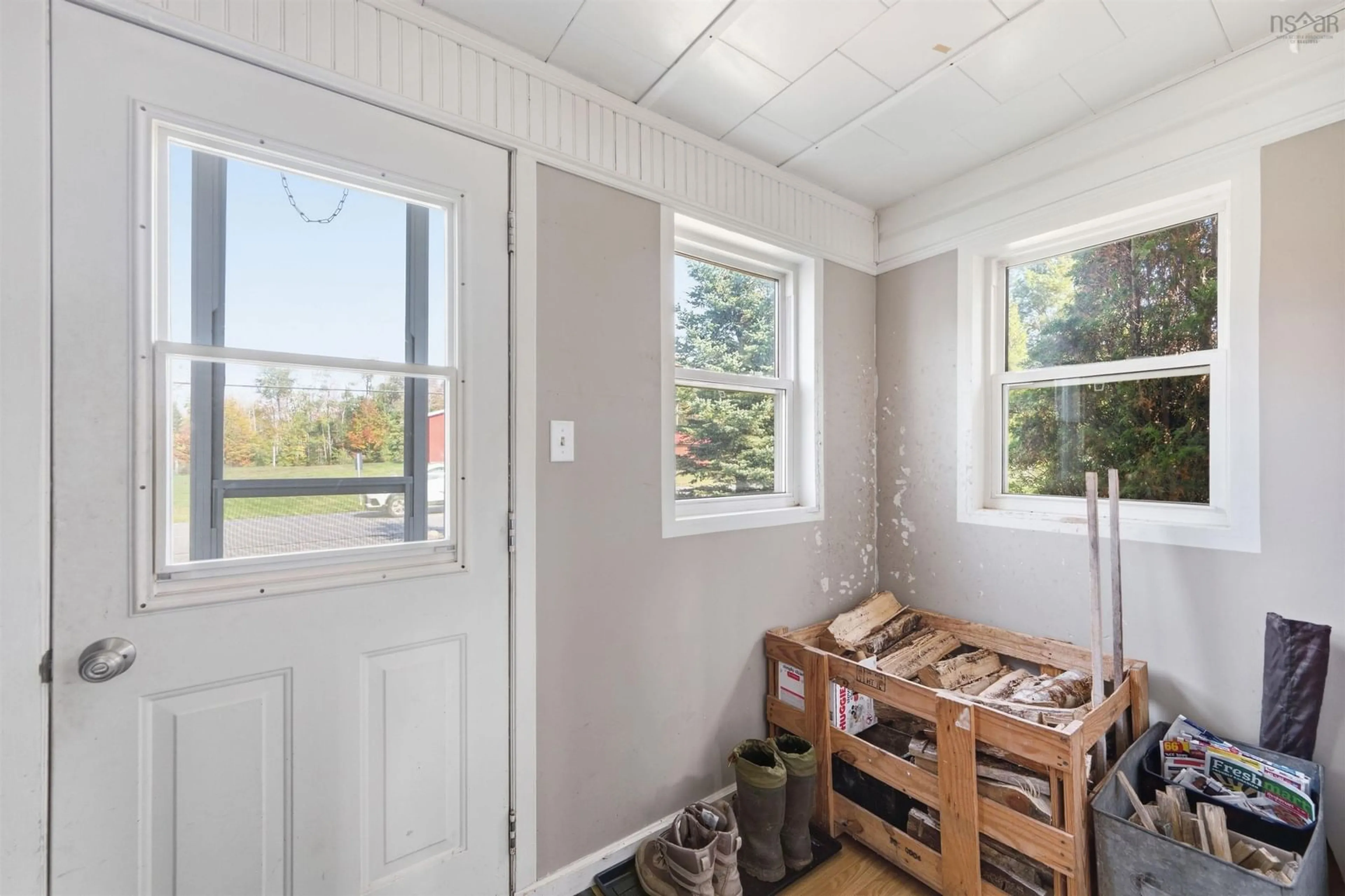 Indoor entryway for 1462 East Dalhousie Rd, East Dalhousie Nova Scotia B0R 1H0