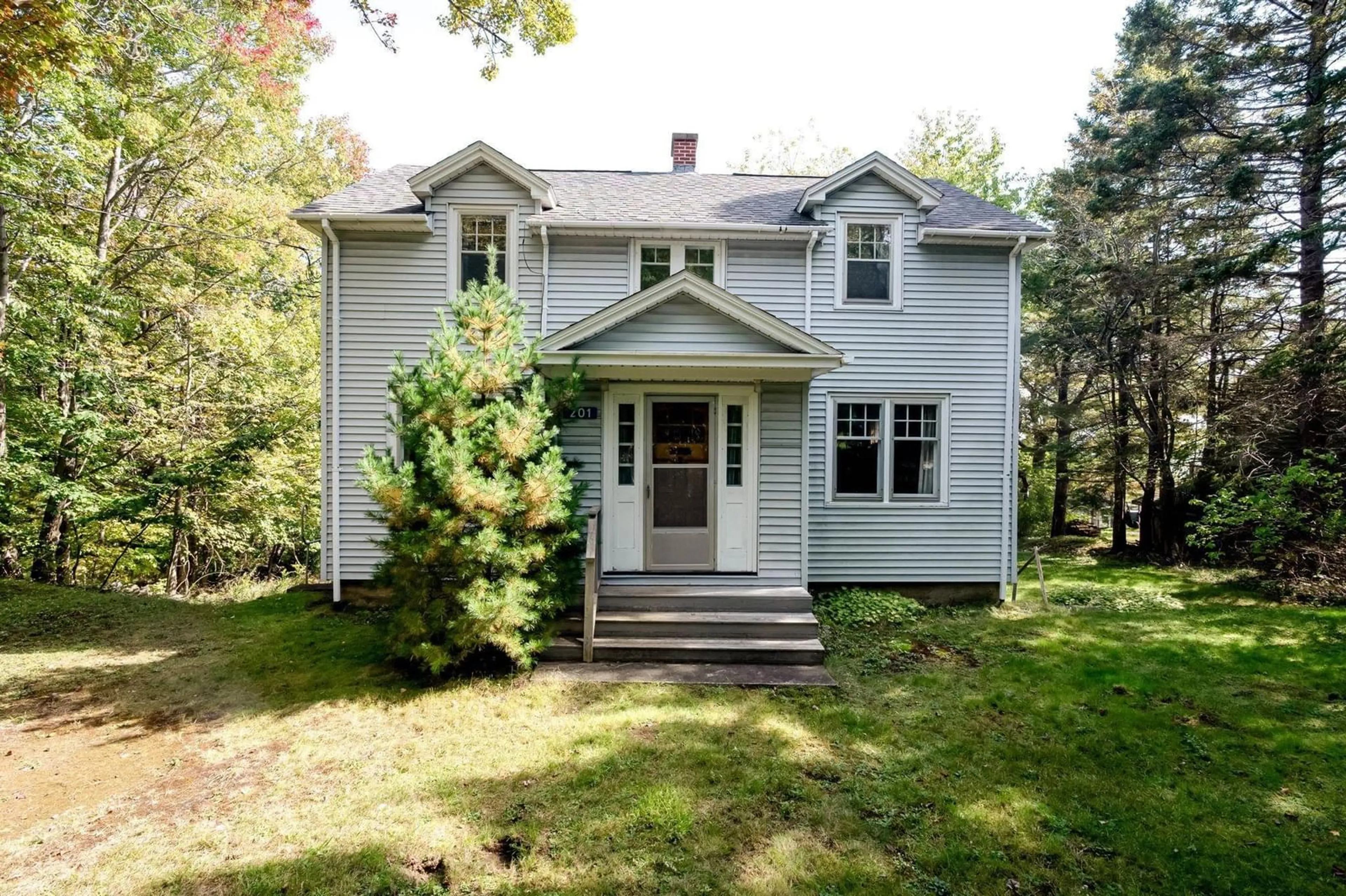 Home with vinyl exterior material, street for 201 High St, Bedford Nova Scotia B4A 1M7