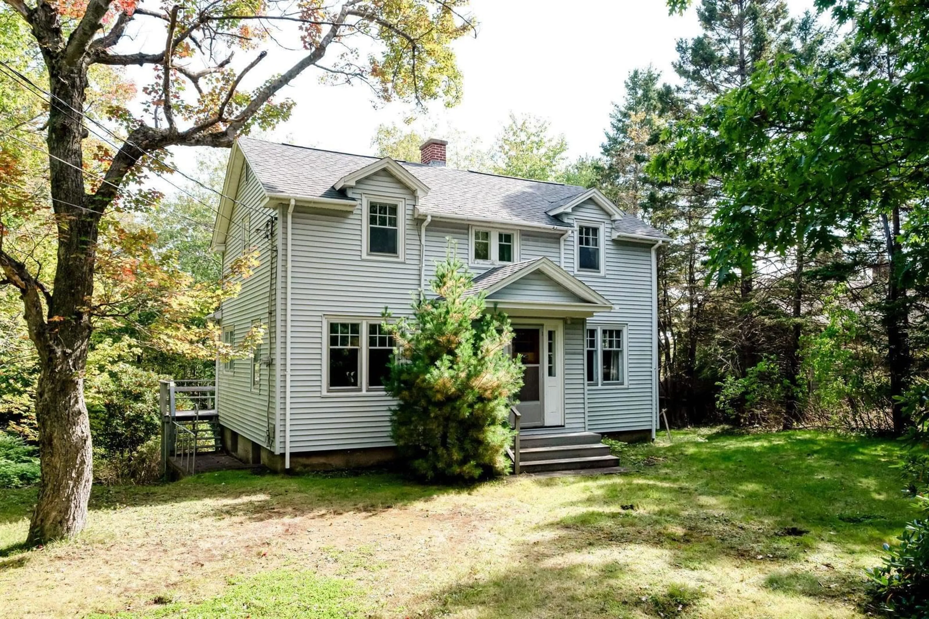 Home with vinyl exterior material, street for 201 High St, Bedford Nova Scotia B4A 1M7